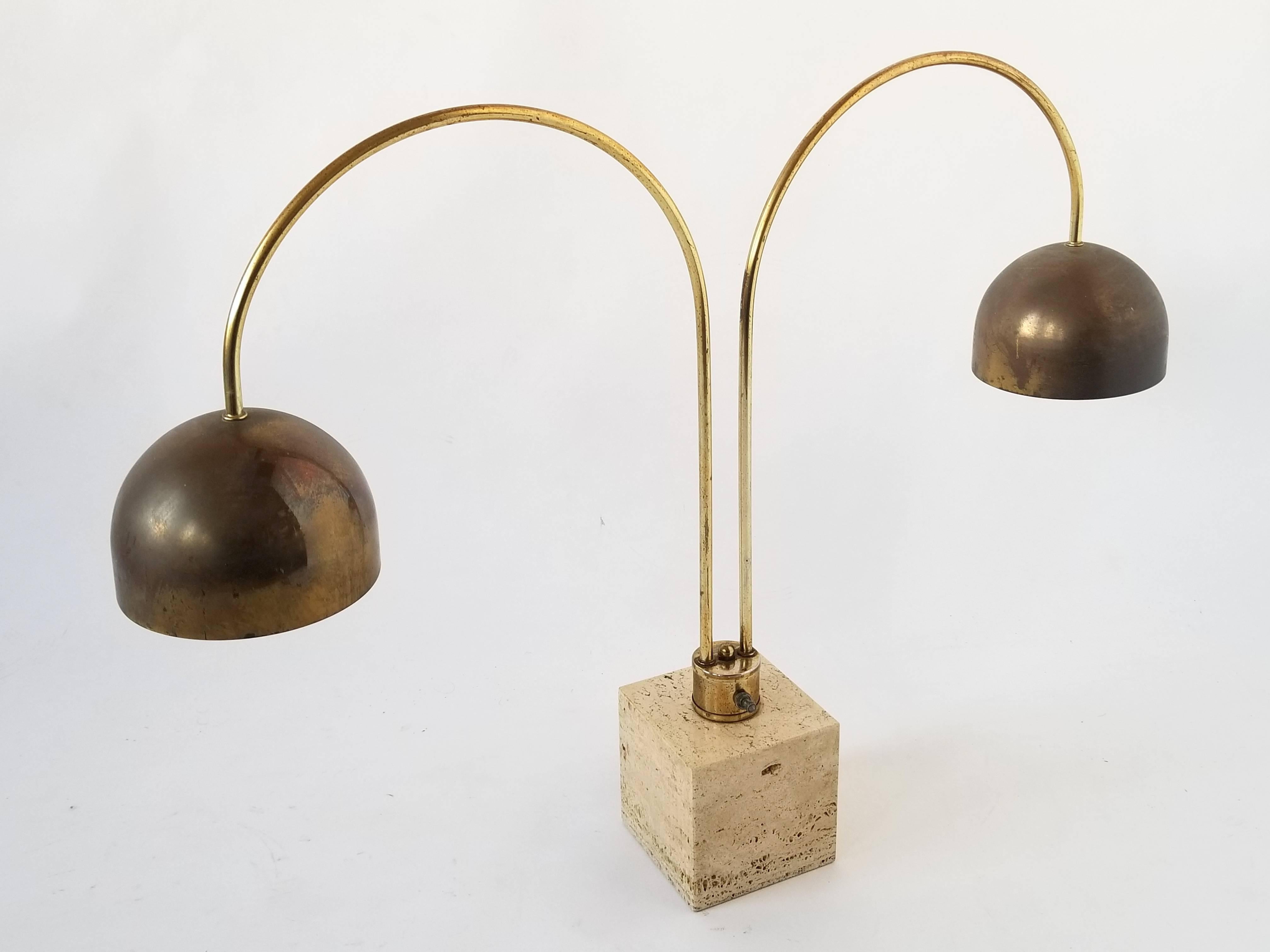 1970s Harvey Guzzini Travertine and Brass Plated Arc Table Lamp, Italia For Sale 1