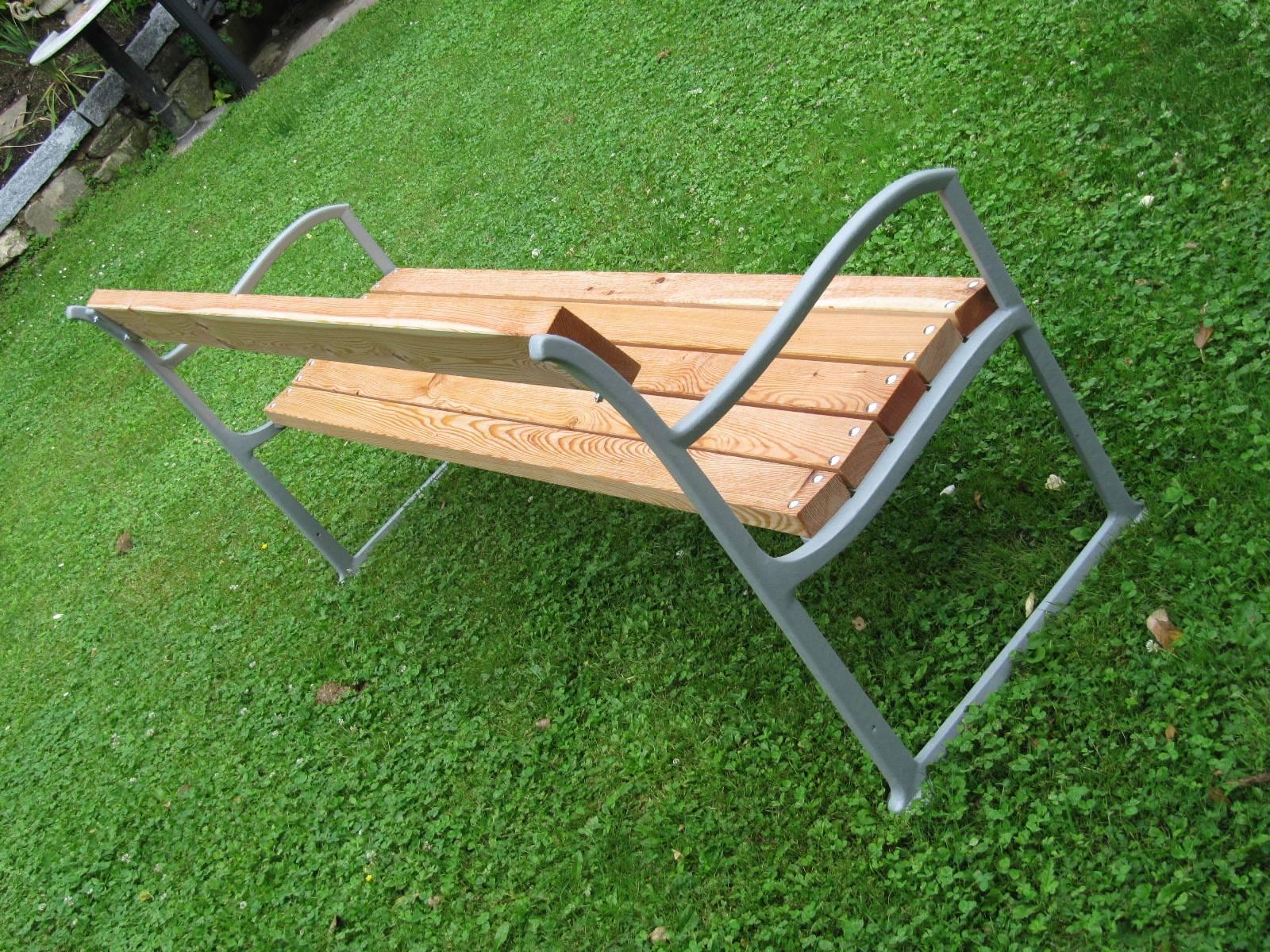 Early 20th Century Park Bench, Model No. 561, Designed by Josef Hoffmann For Sale