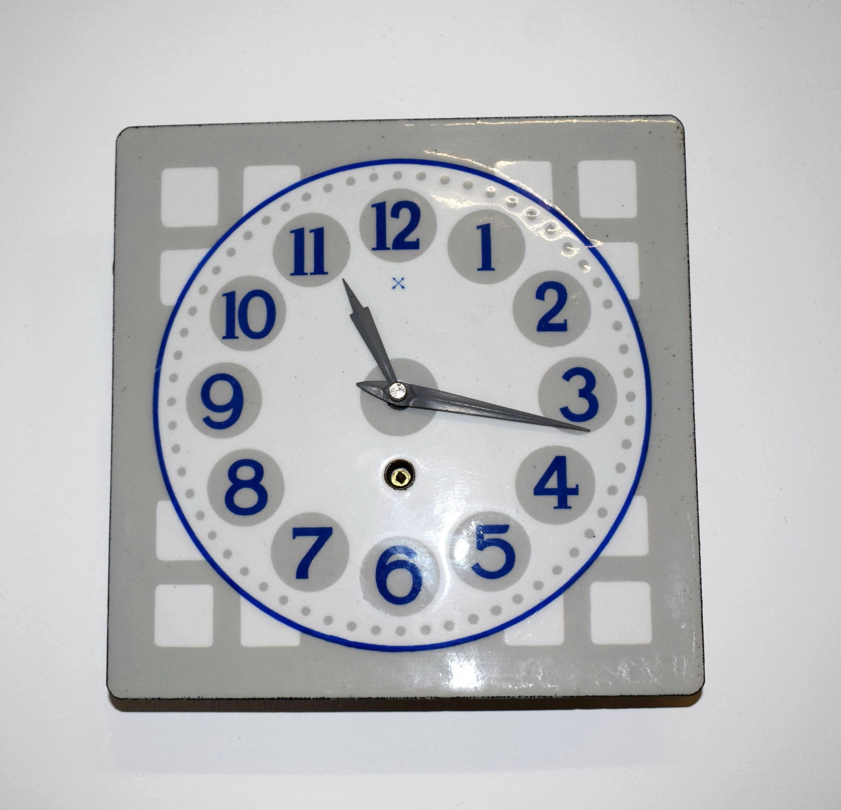 Enameled Wall Clock Art Nouveau Vienna Secession In Good Condition For Sale In Wien, AT