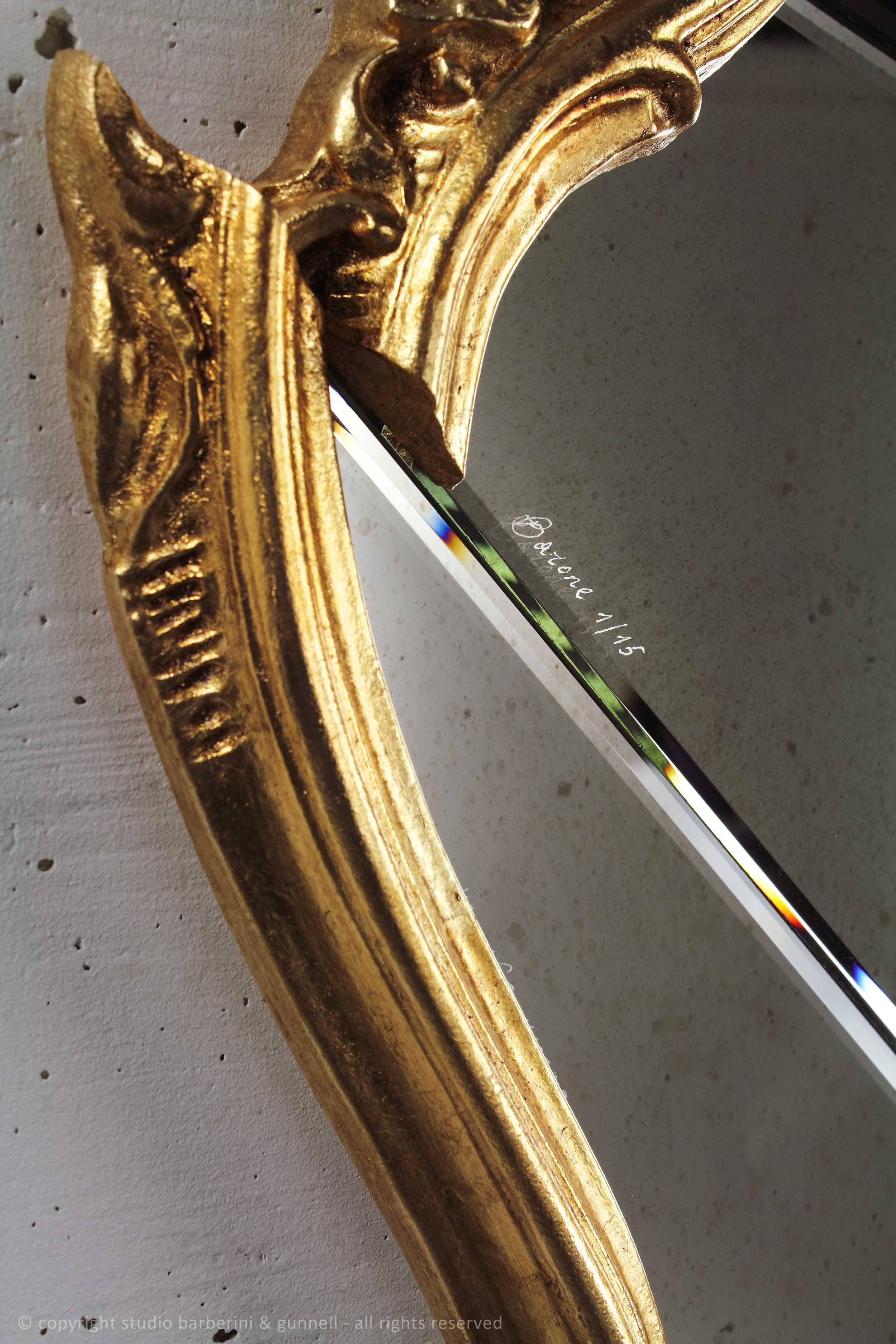 Moderne Miroir mural, miroir console Cadre classique doré Design contemporain Italie en vente
