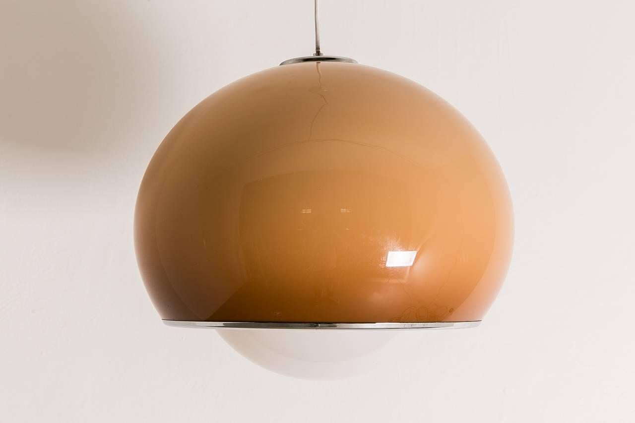 Model 3030 “Bud Grande” pendant light by Studio 6G for Harvey Guzzini. Designed in 1970, Italy.
 