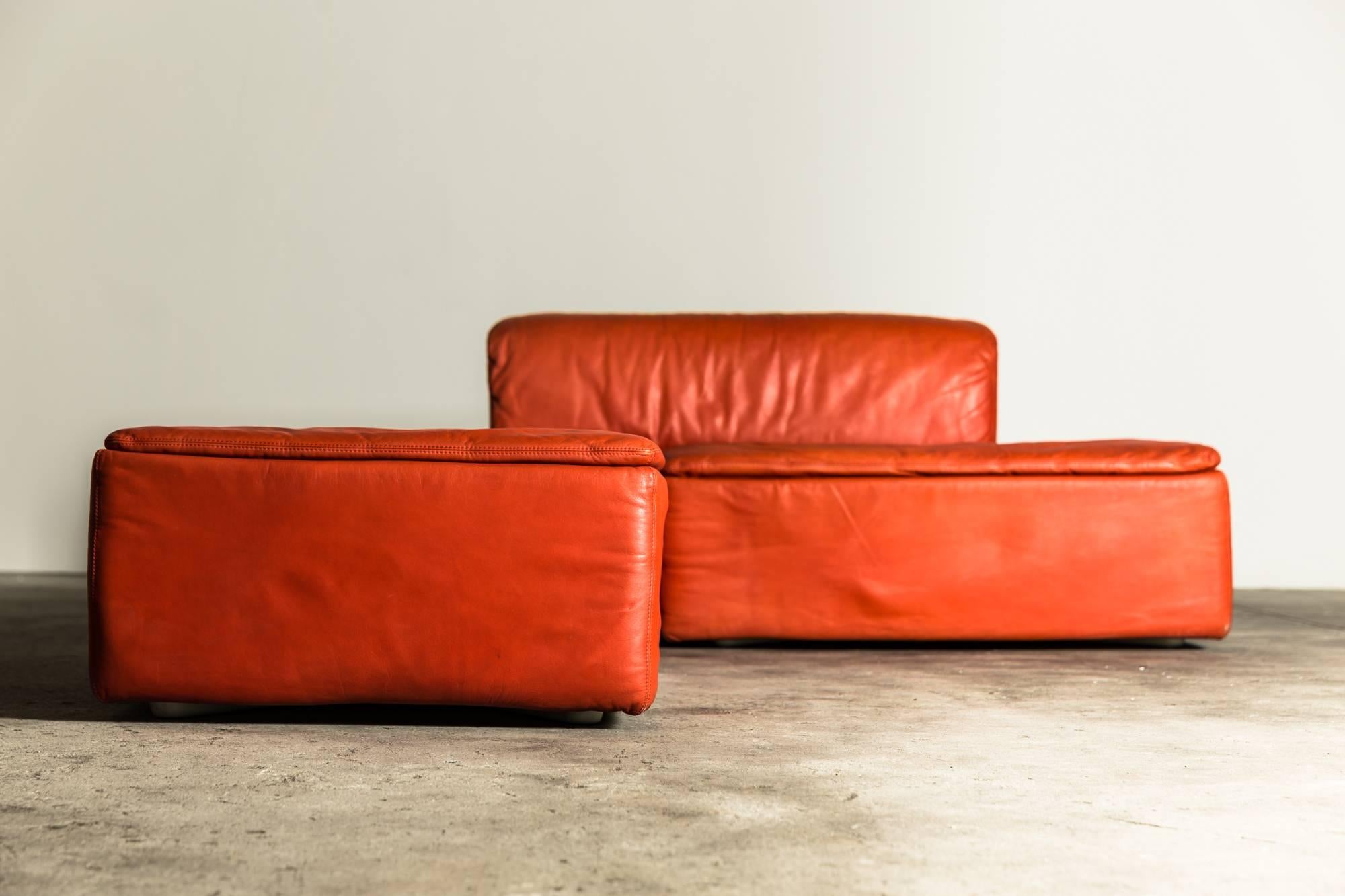 Wonderful and extremely rare modular leather sofa made up of three elements in great original condition. Each module measures approximately 105 x 70 x 70 H cm.