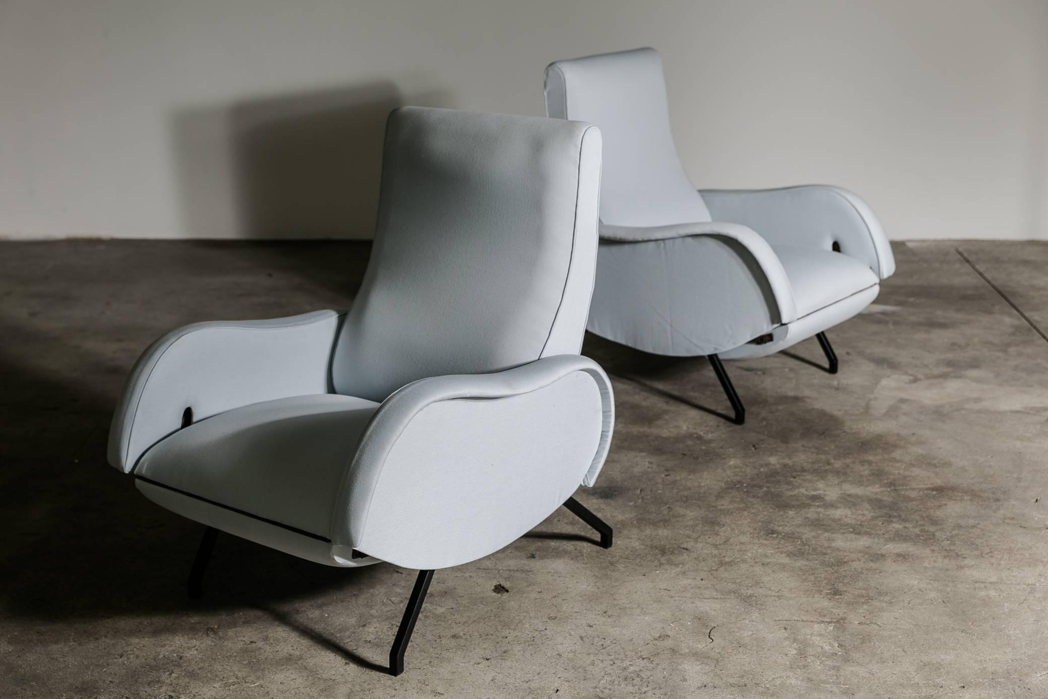 Mid-Century Modern Pair of Italian Recliners in the Style of Zanuso