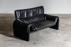 Canapé Desede:: trois fauteuils et un siège trois places