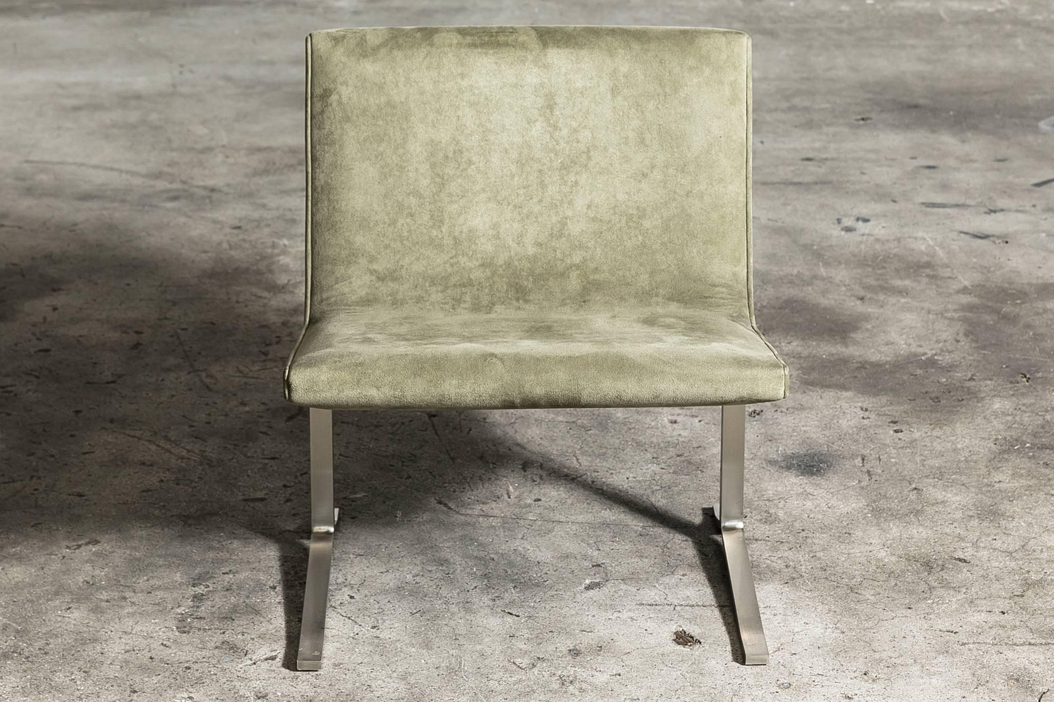 Lounge chair designed by Gianni Moscatelli with upholstered seat and a brushed steel frame, circa 1960, Italy. Dimensions: H 68cm x W 61 x D 61.
 