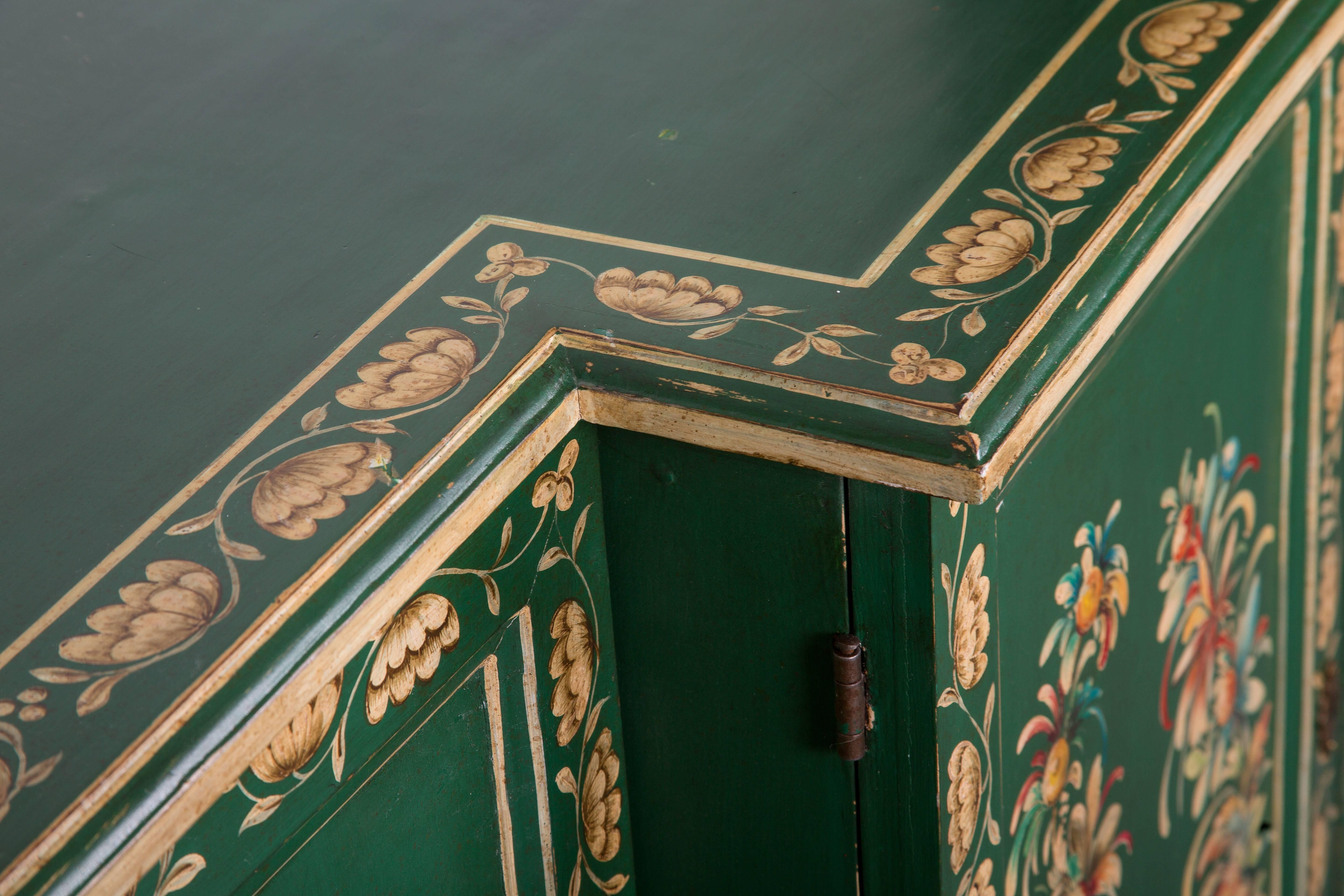 Chinoiserie Mid-20th Century English Painted Breakfront Credenza