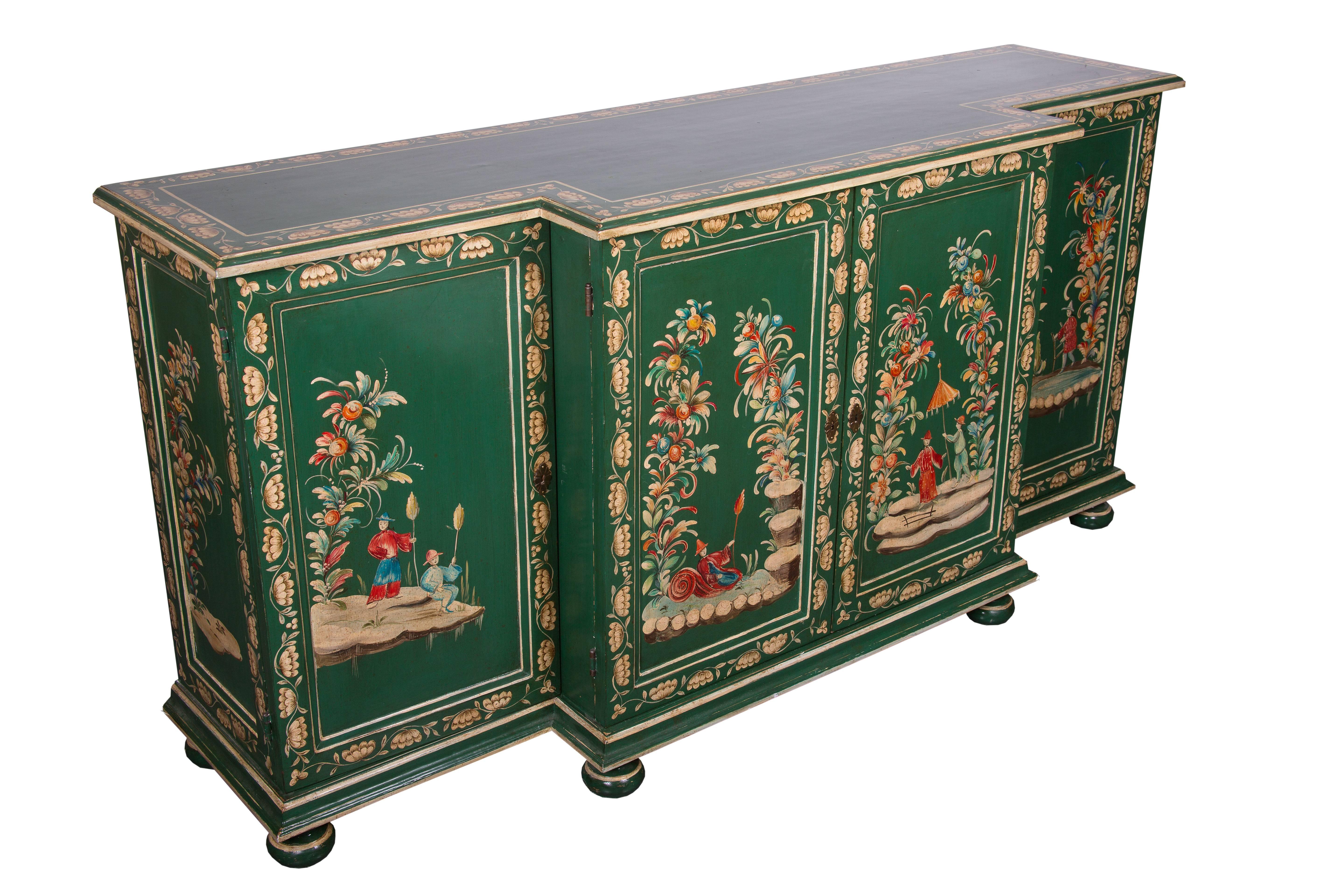 Mid-20th Century English Painted Breakfront Credenza In Excellent Condition In WEST PALM BEACH, FL