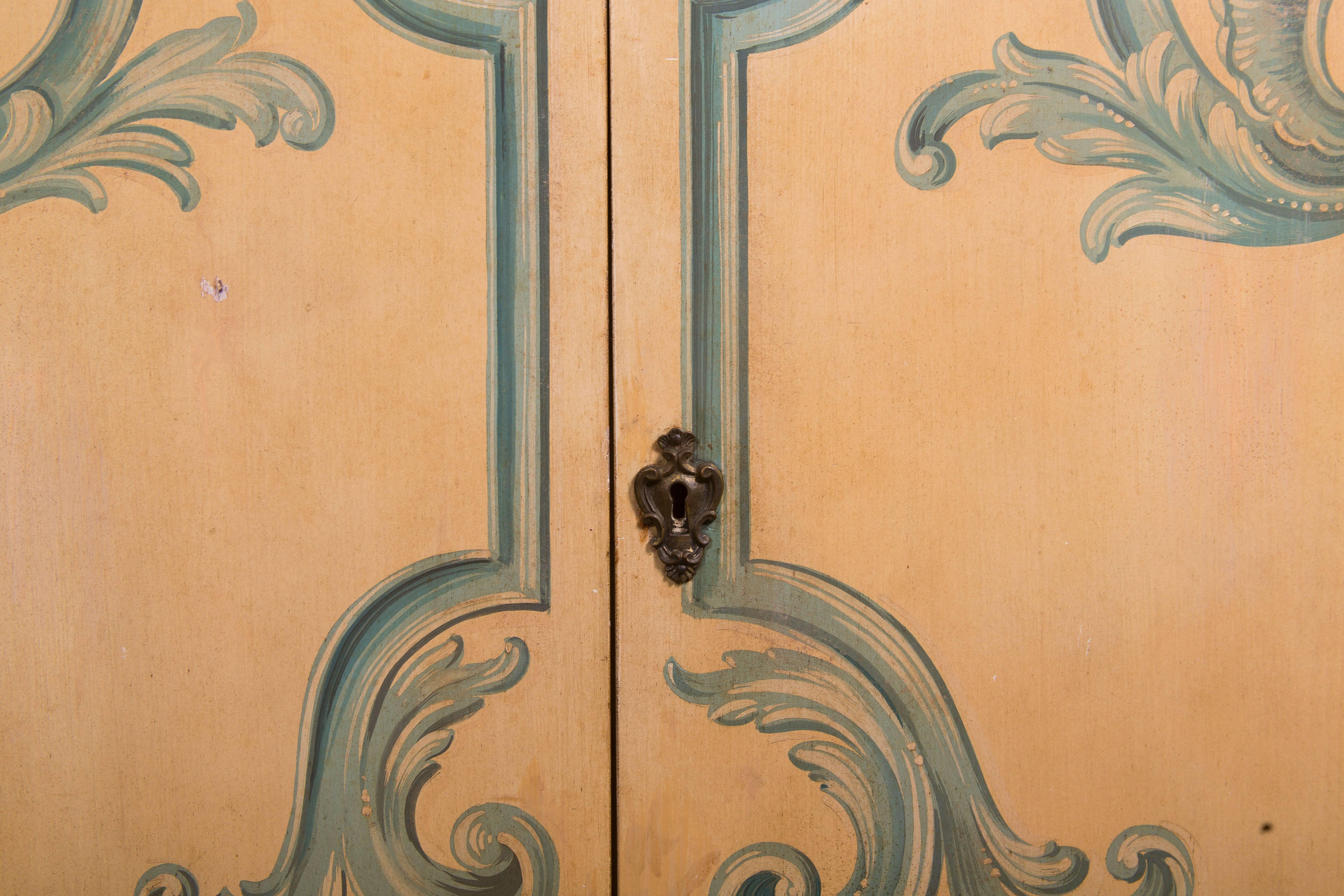 Painted Italian Cabinet with Glazed Doors In Good Condition In WEST PALM BEACH, FL