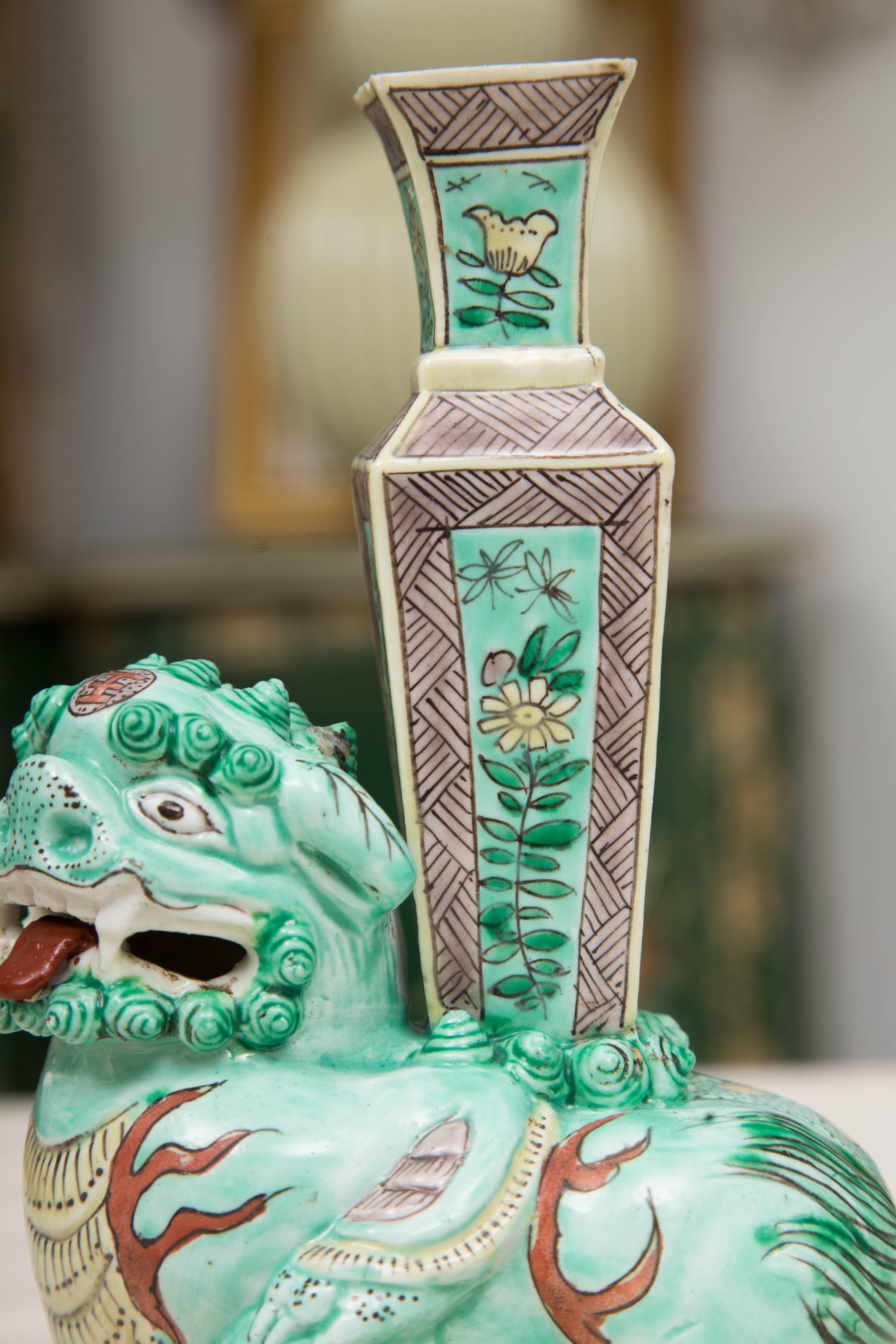 19th Century Pair of Chinese Lions on Bronze Doré Base In Good Condition In WEST PALM BEACH, FL