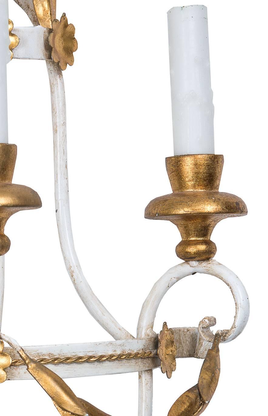 Pair of Mid-Century Swedish White Painted and Parcel-Gilt Electrified Sconces In Good Condition In WEST PALM BEACH, FL