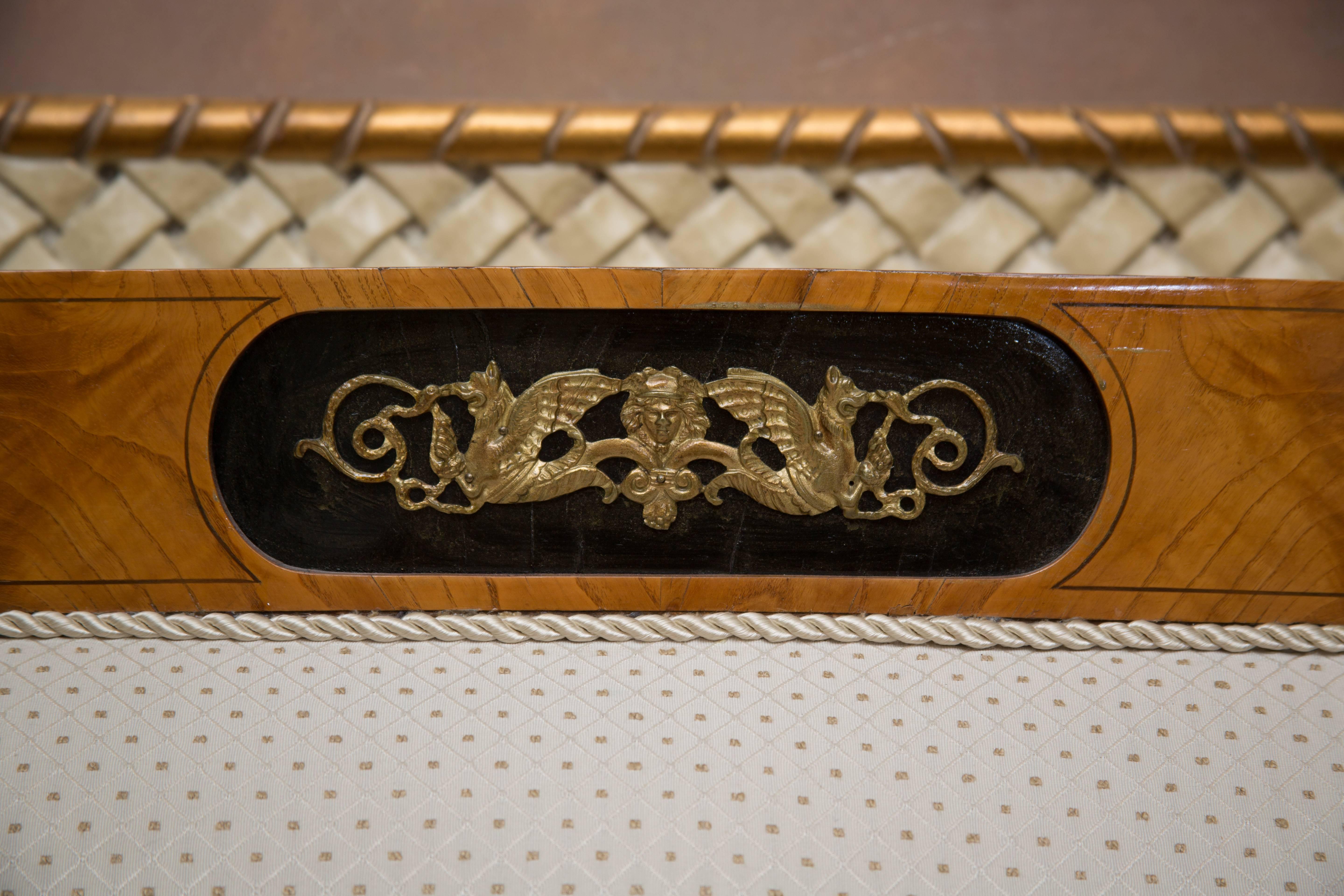 Divano russo Biedermeier in ciliegio del XIX secolo in vendita 2