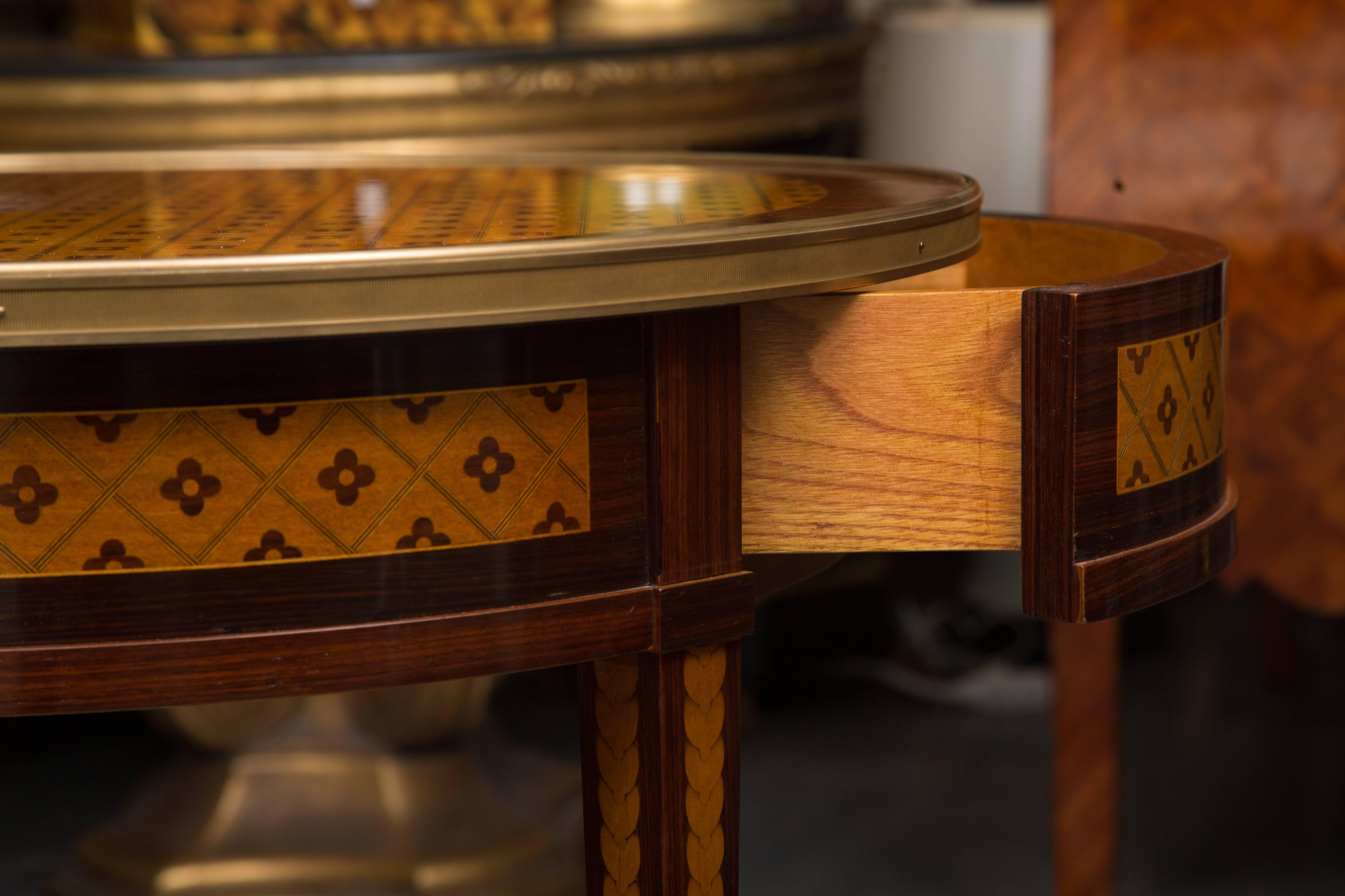 Circular Inlaid Louis XVI Side Table with Brass Accents In Excellent Condition In WEST PALM BEACH, FL