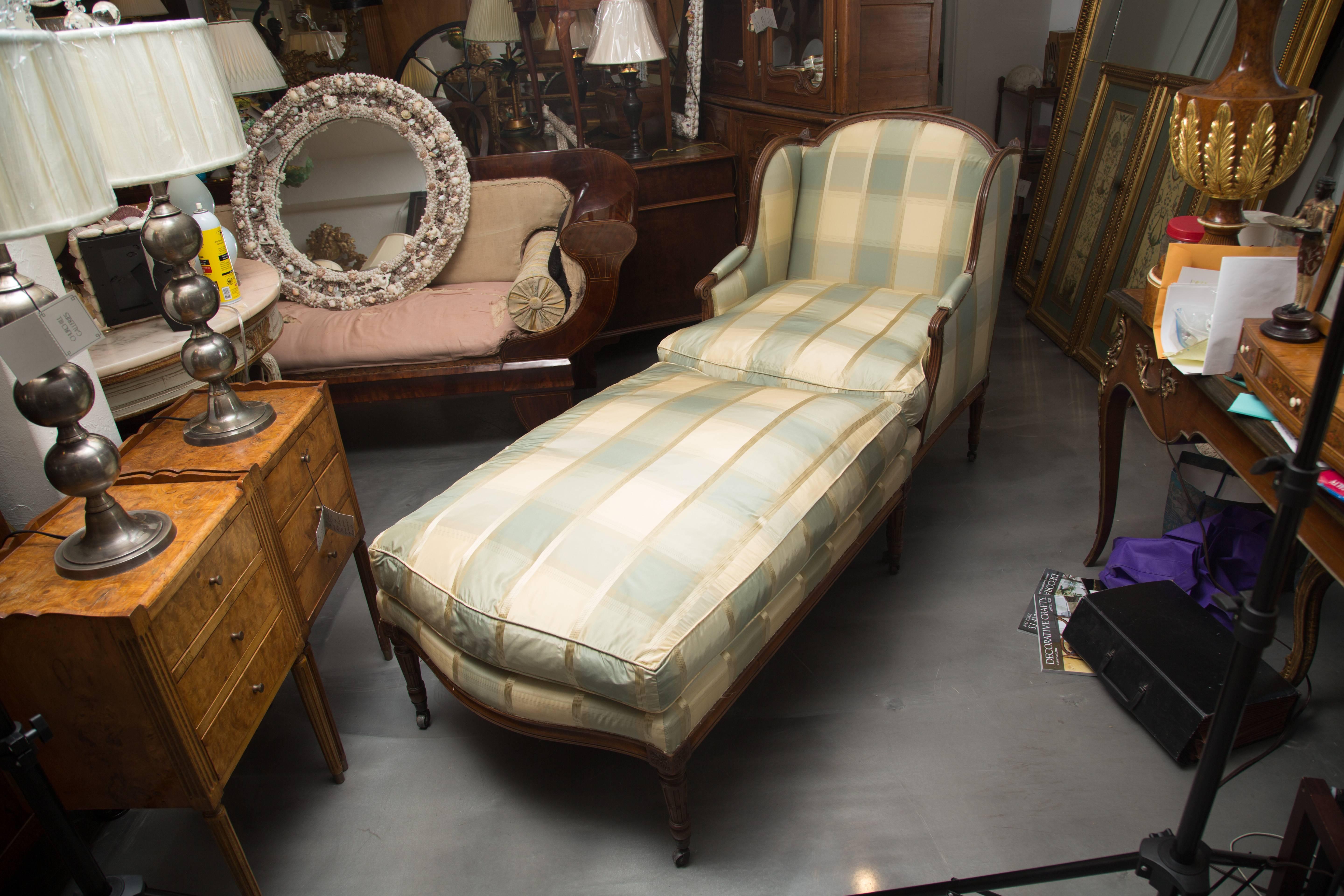 20th Century Louis XVI Style Upholstered Chaise