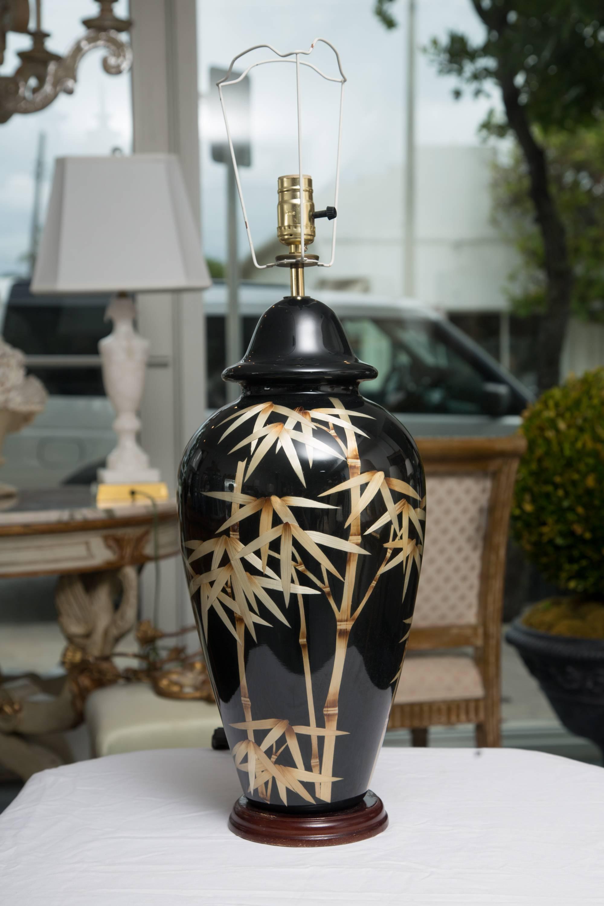 Pair of Vintage Black Glass Lamps with Bamboo Design In Good Condition For Sale In WEST PALM BEACH, FL