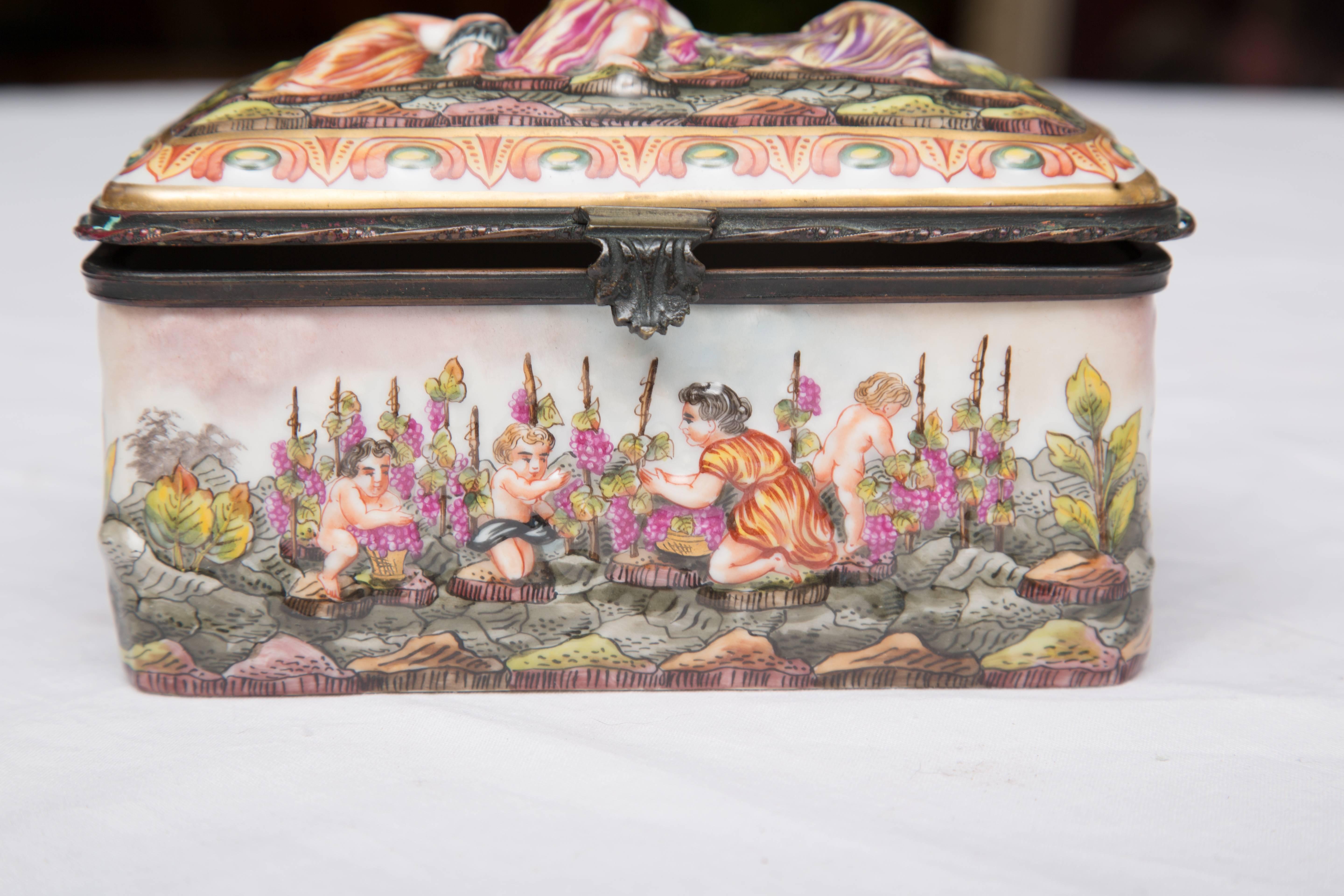 capodimonte box in antique ceramic porcelain boxes