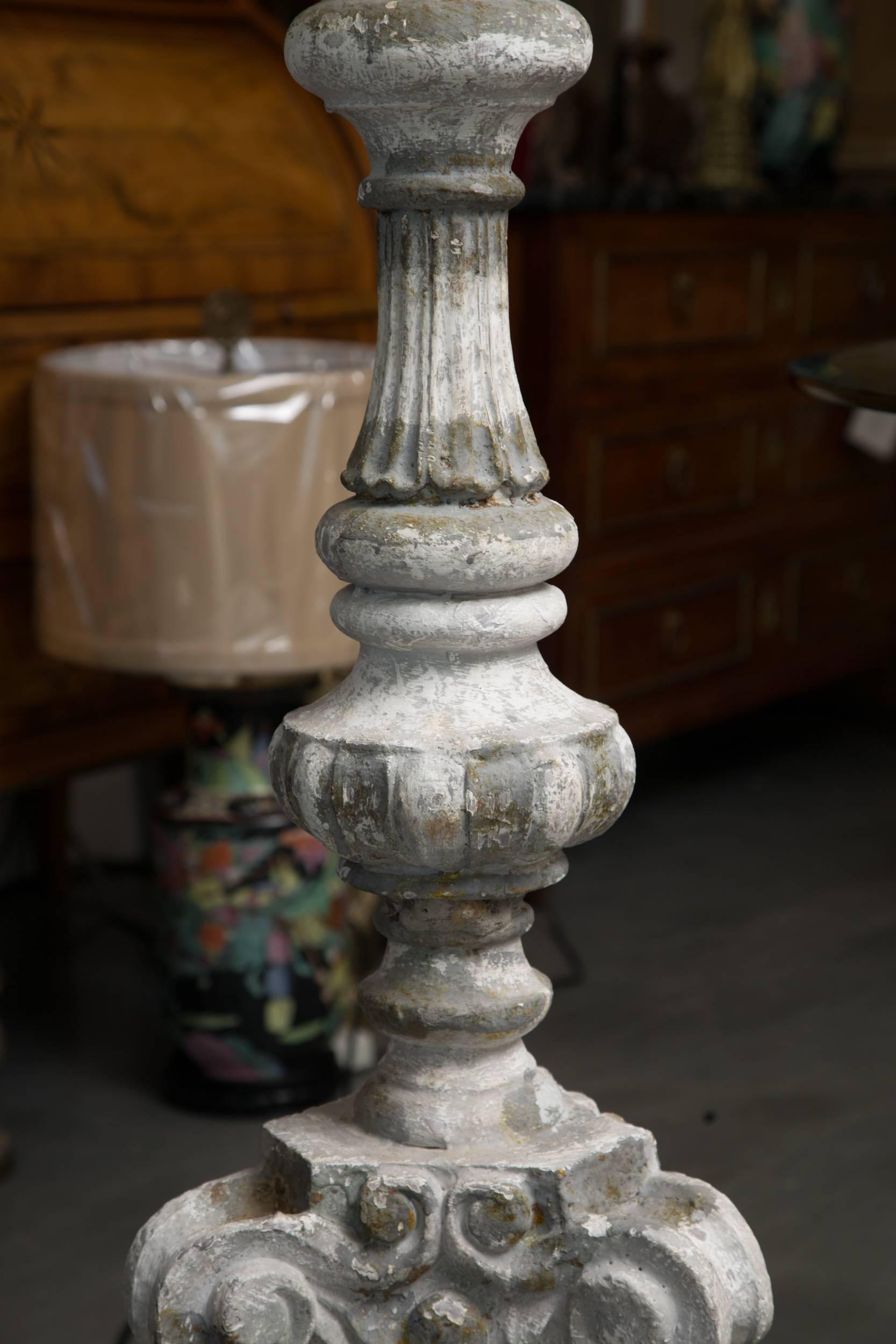 Pair of Italian 19th Century Carved Tall Pedestal Stands In Good Condition In WEST PALM BEACH, FL