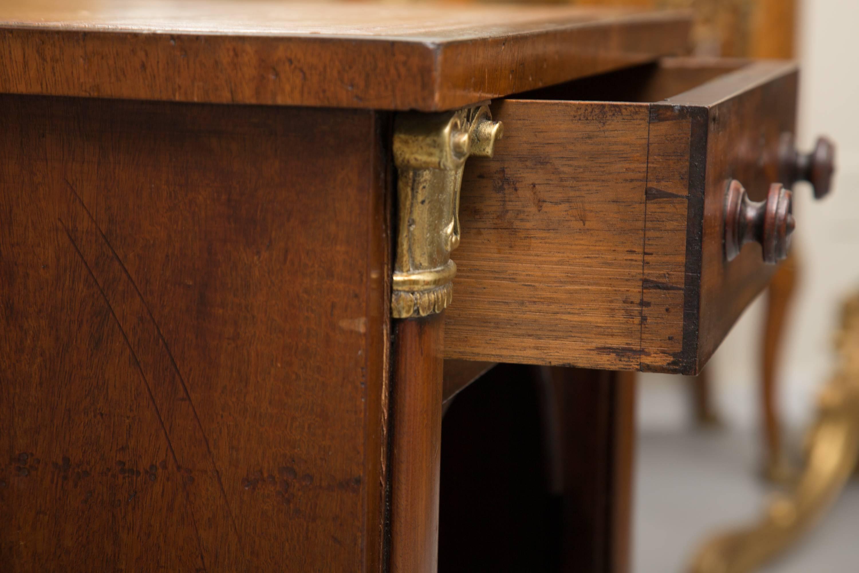 Leather 19th Century Mahogany Knee Hole Desk For Sale