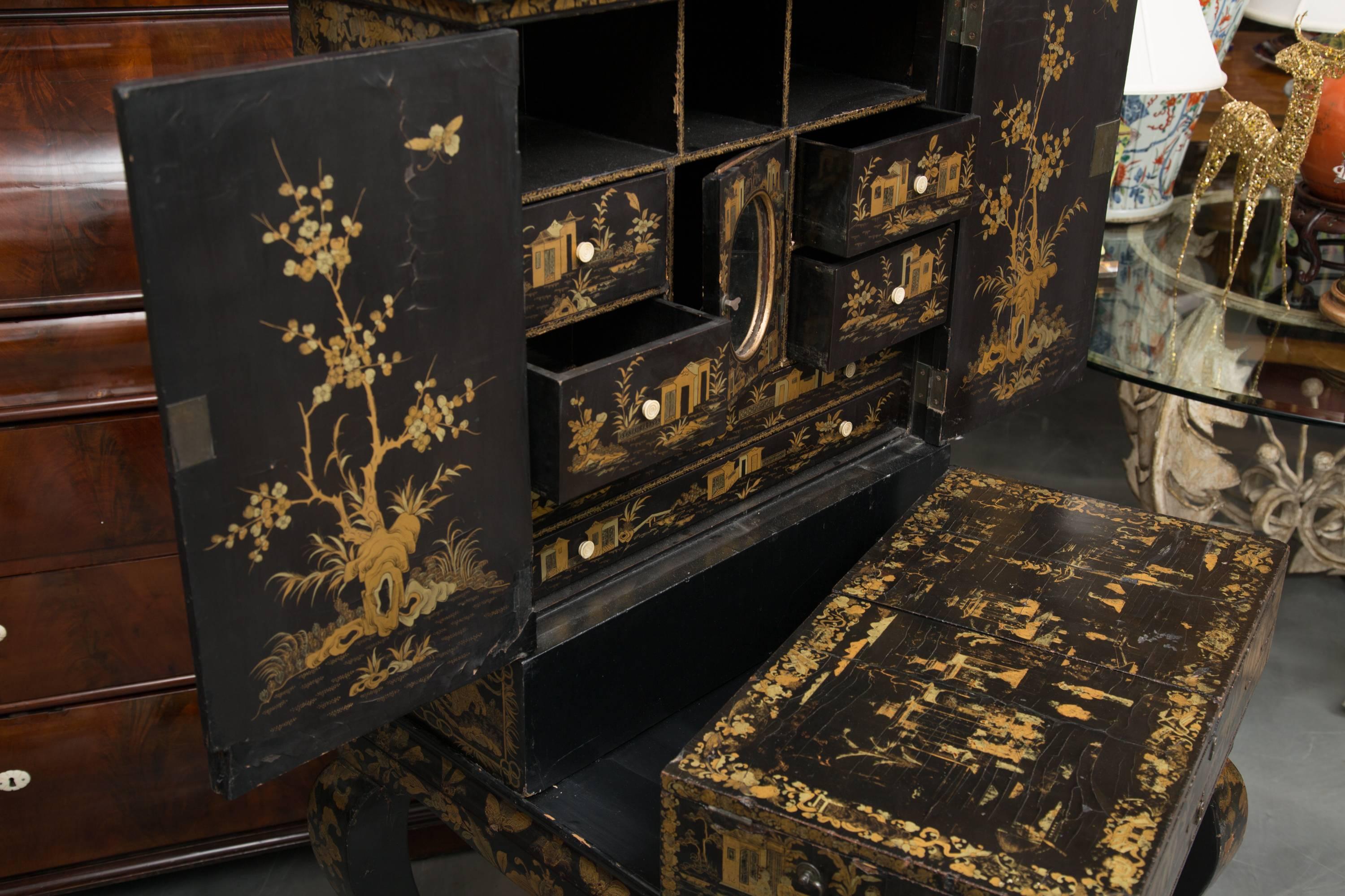 19th Century English Queen Anne Chinoiserie Chest on Stand In Good Condition For Sale In WEST PALM BEACH, FL