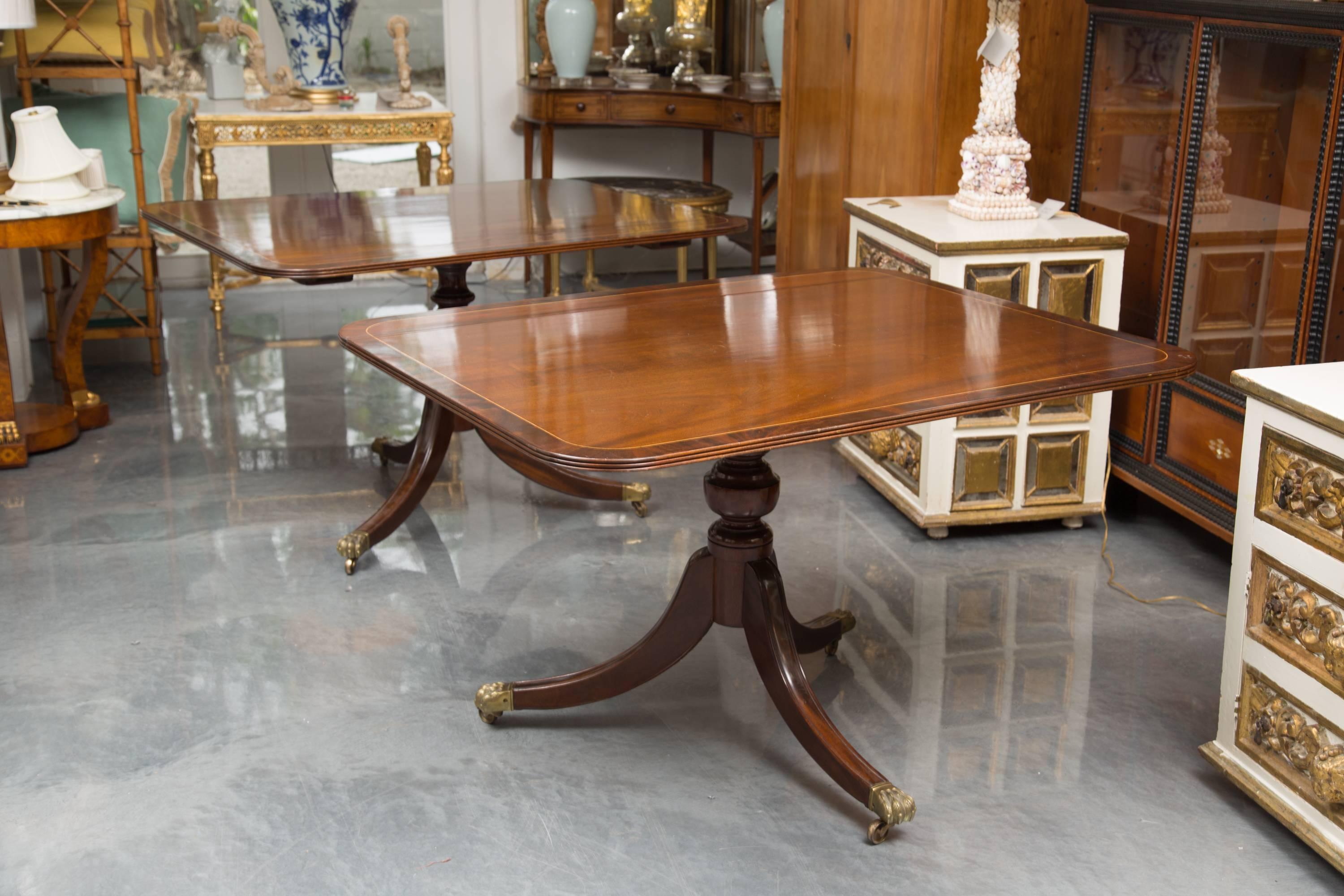 George III Fine English Mahogany Pedestal Dining Table