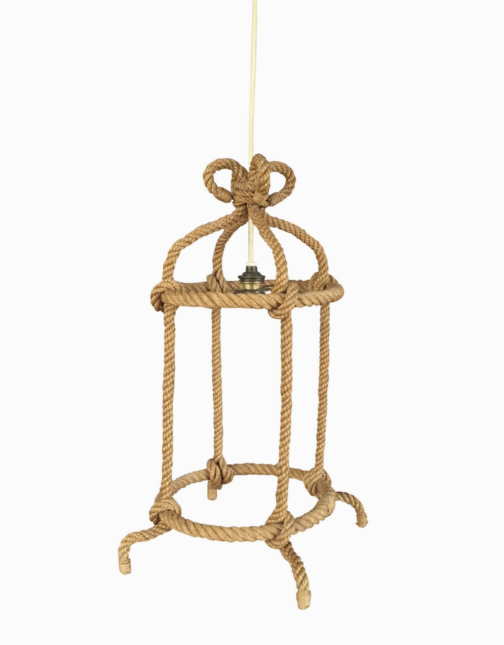 Audoux Minnet petite chandelier.
European socket and wiring.
This item will ship from France.
Price does not include handling, shipping and possible customs related charges.
Good vintage condition.
This item can be returned to either Paris or
