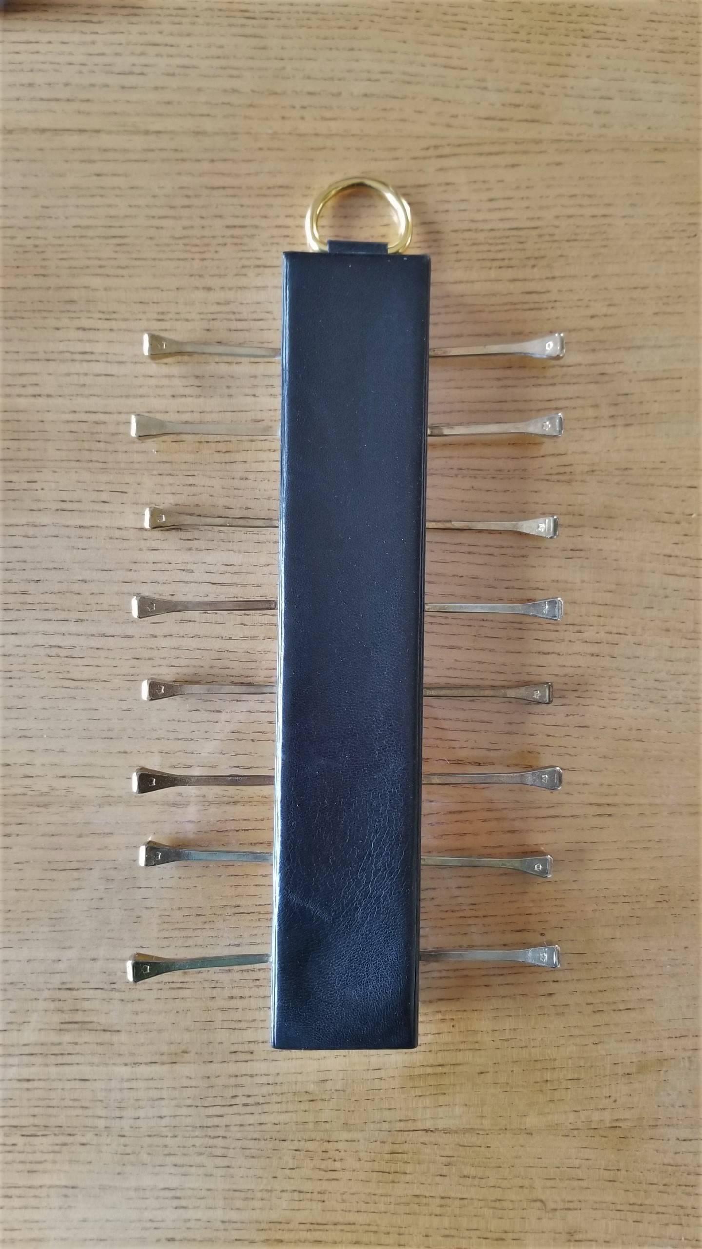 Elegant Leather and Brass Tie Rack by Longchamp Paris, France, 1960s In Good Condition In New York, NY
