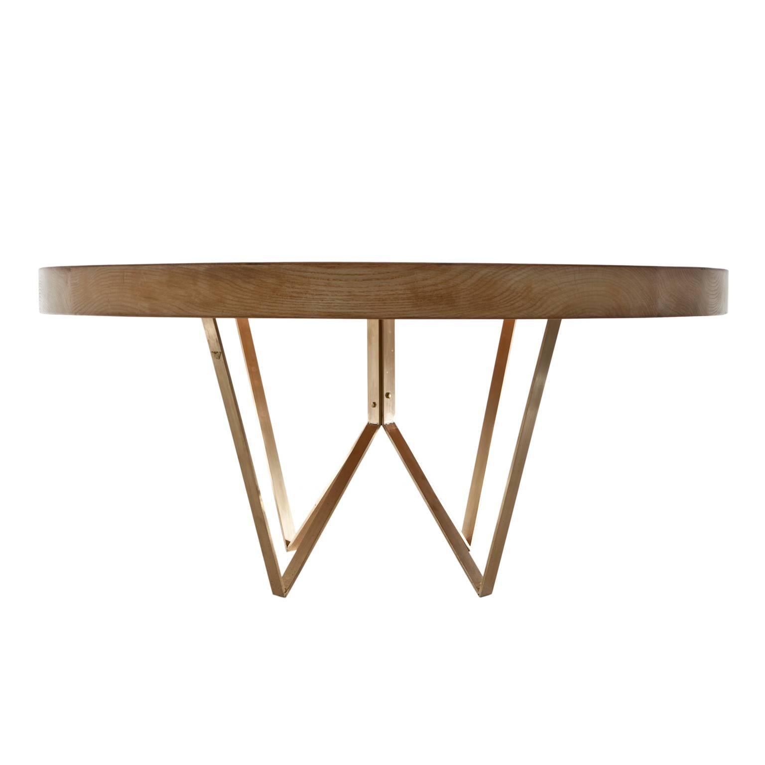 Moderne Table ronde Maurits en marqueterie de chêne de récupération avec pieds en laiton en vente