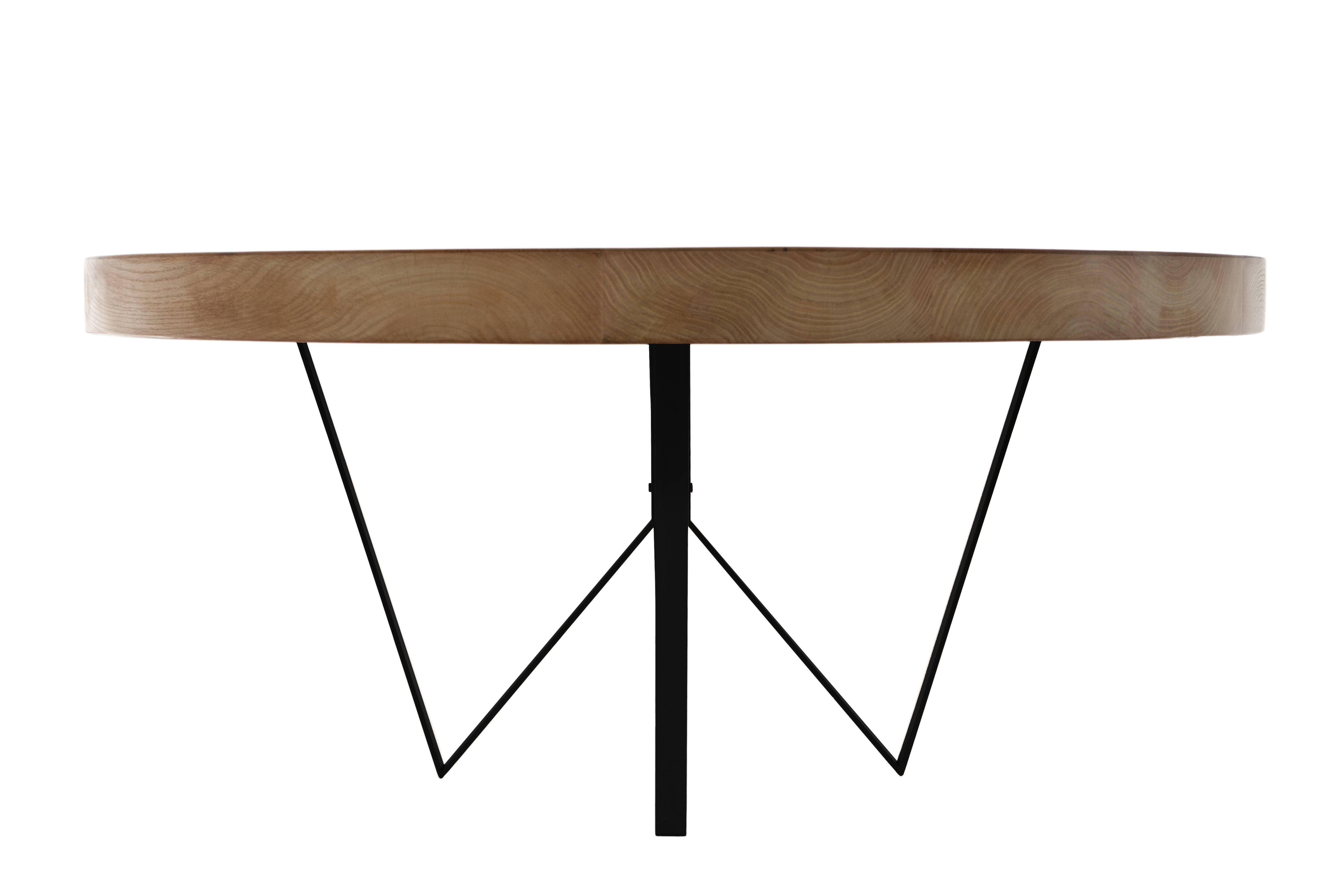 Moderne Table ronde Maurits en marqueterie de chêne de récupération avec pieds en métal en vente