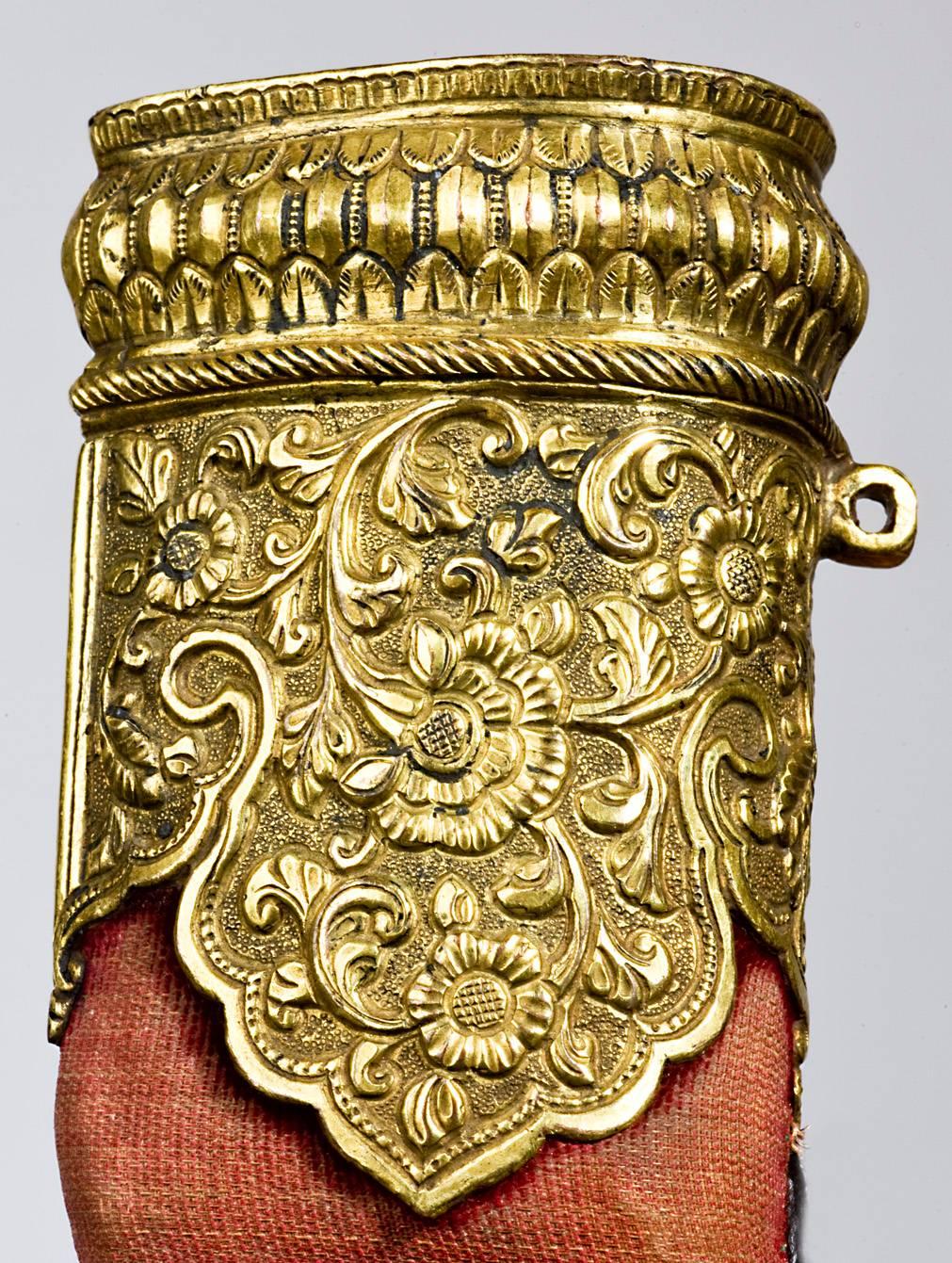 19th Century Mughal Gilt Silver Dagger with Precious Stones For Sale 1