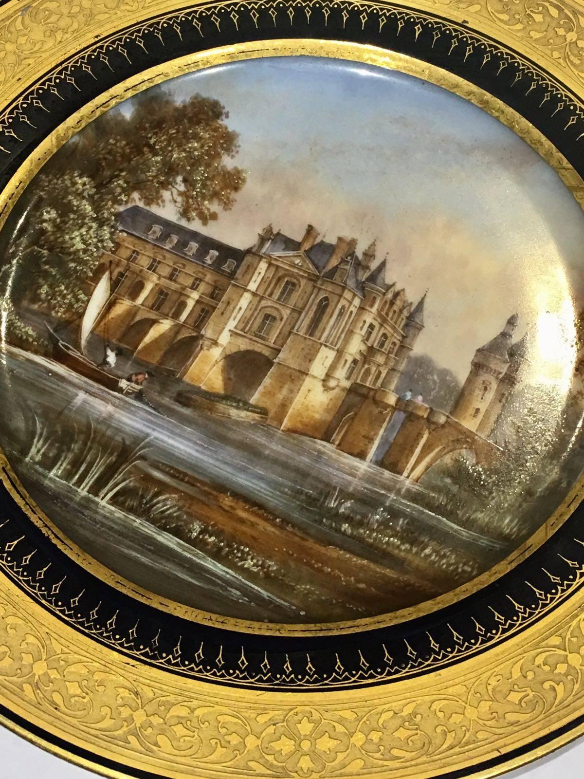 Set of Six Sèvres Porcelain Cabinet Plates with Varying French Castle Scenes In Excellent Condition For Sale In London, GB