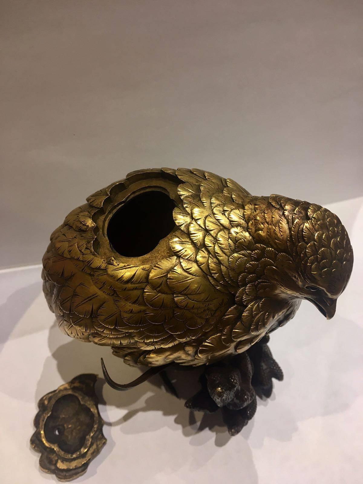 Japanese masterpiece! 19th century, Meiji period, intense burner bird figurine. Made from bronze.