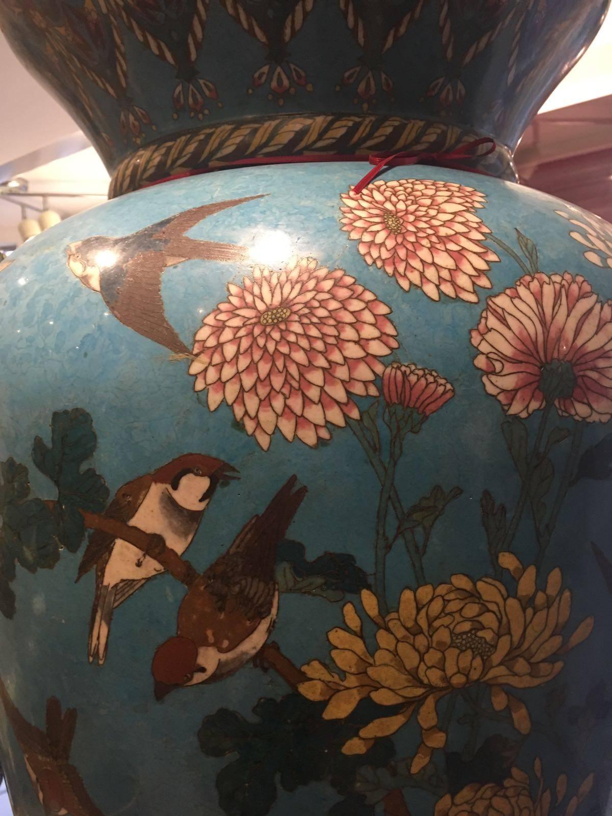 19th century Japanese vases.

Measures: H: 85 cm x D:44 cm.