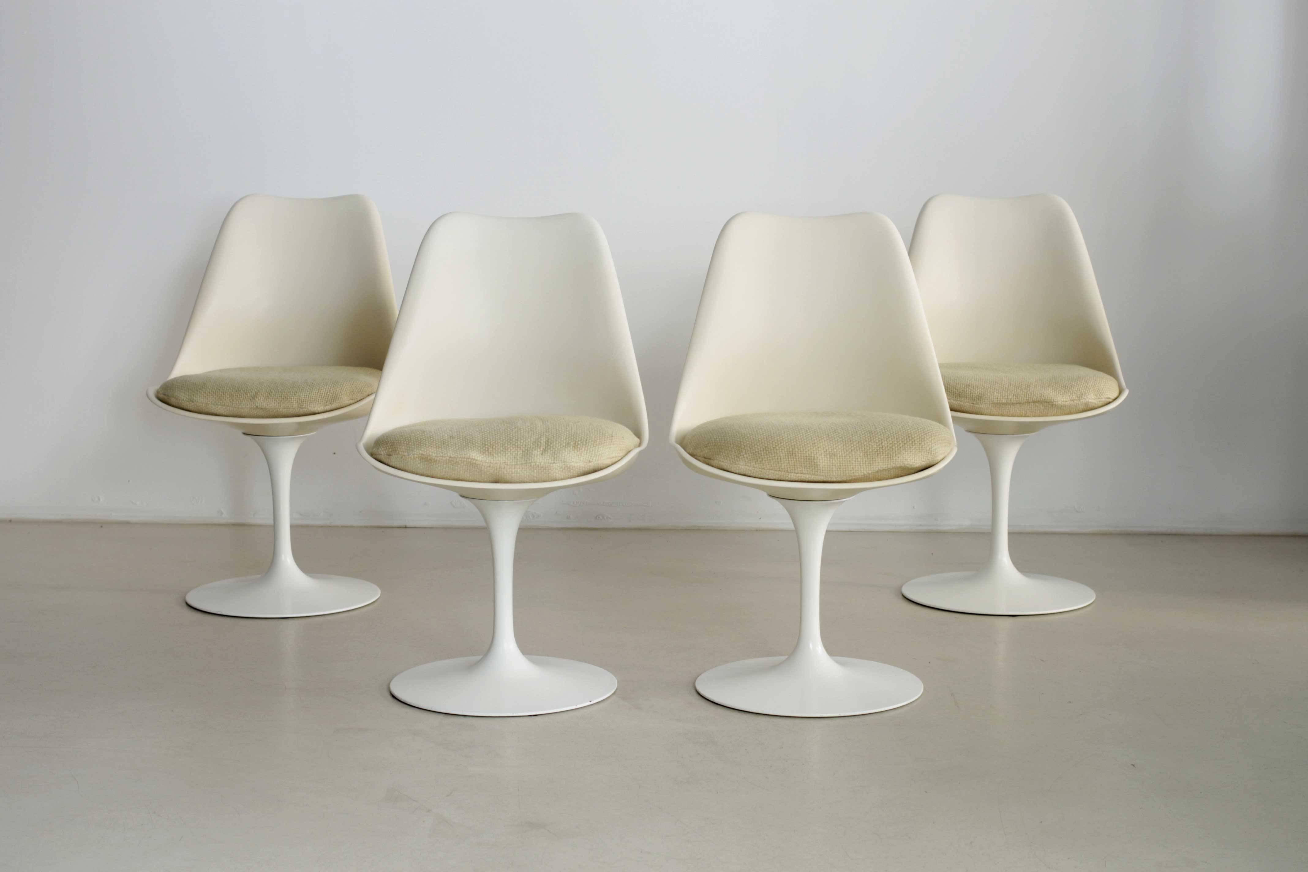 Marble Vintage Eero Saarinen Table and Chairs Set for Knoll International For Sale