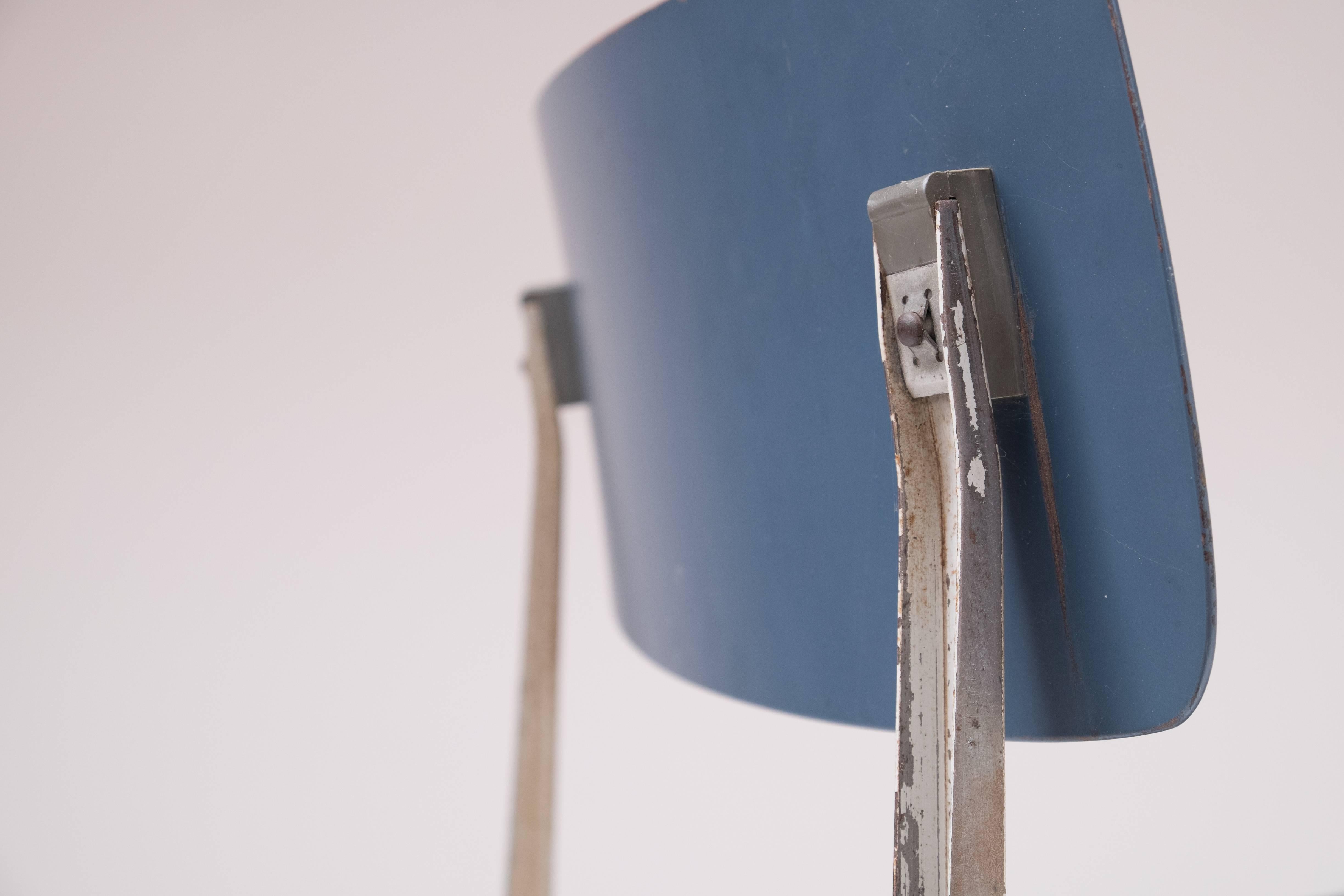 Mid-20th Century Foldable Revolt Chair by Friso Kramer for Ahrend de Cirkel, 1950s, Dutch For Sale