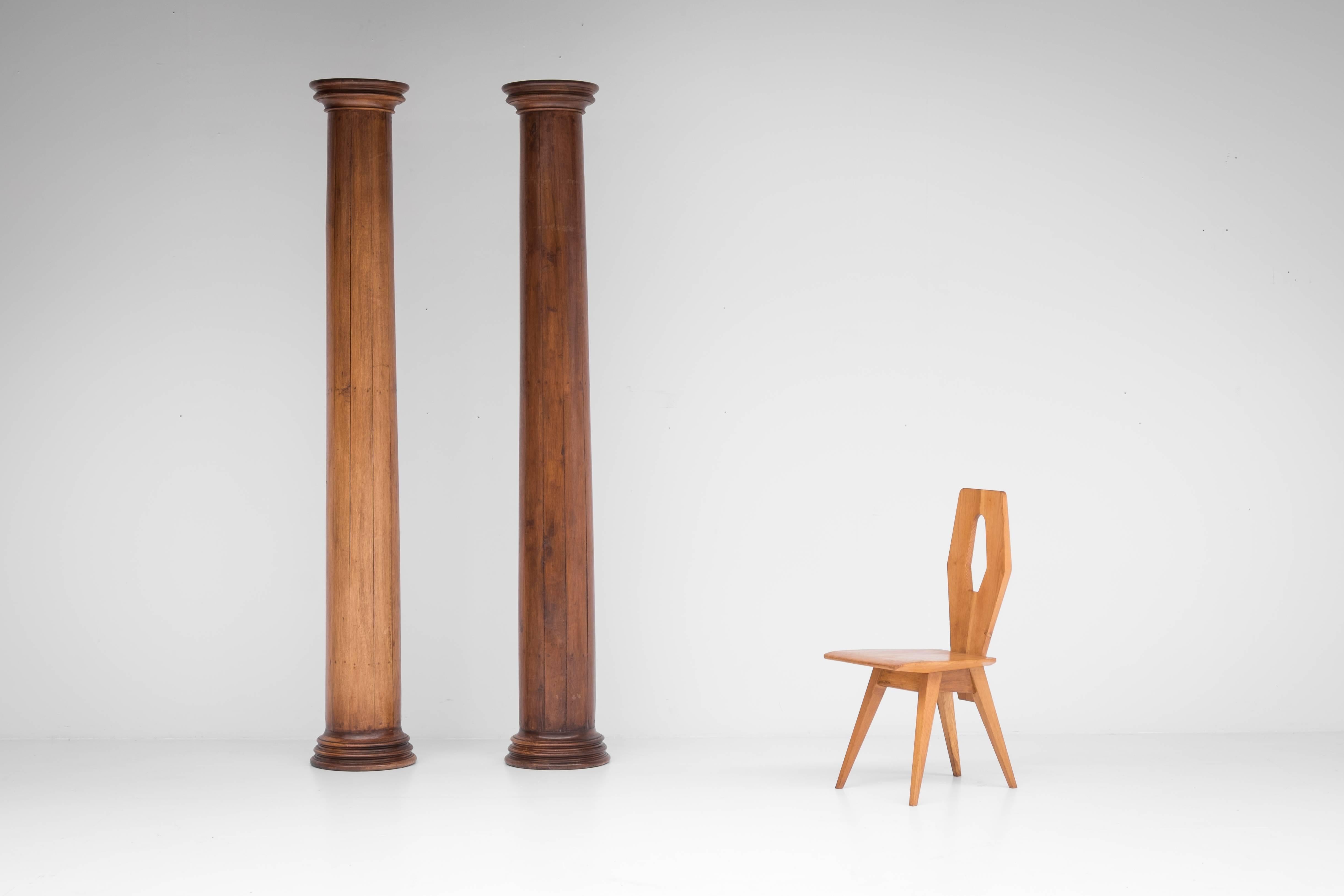 Pair of Neoclassical Columns in Oak, Italian For Sale 1