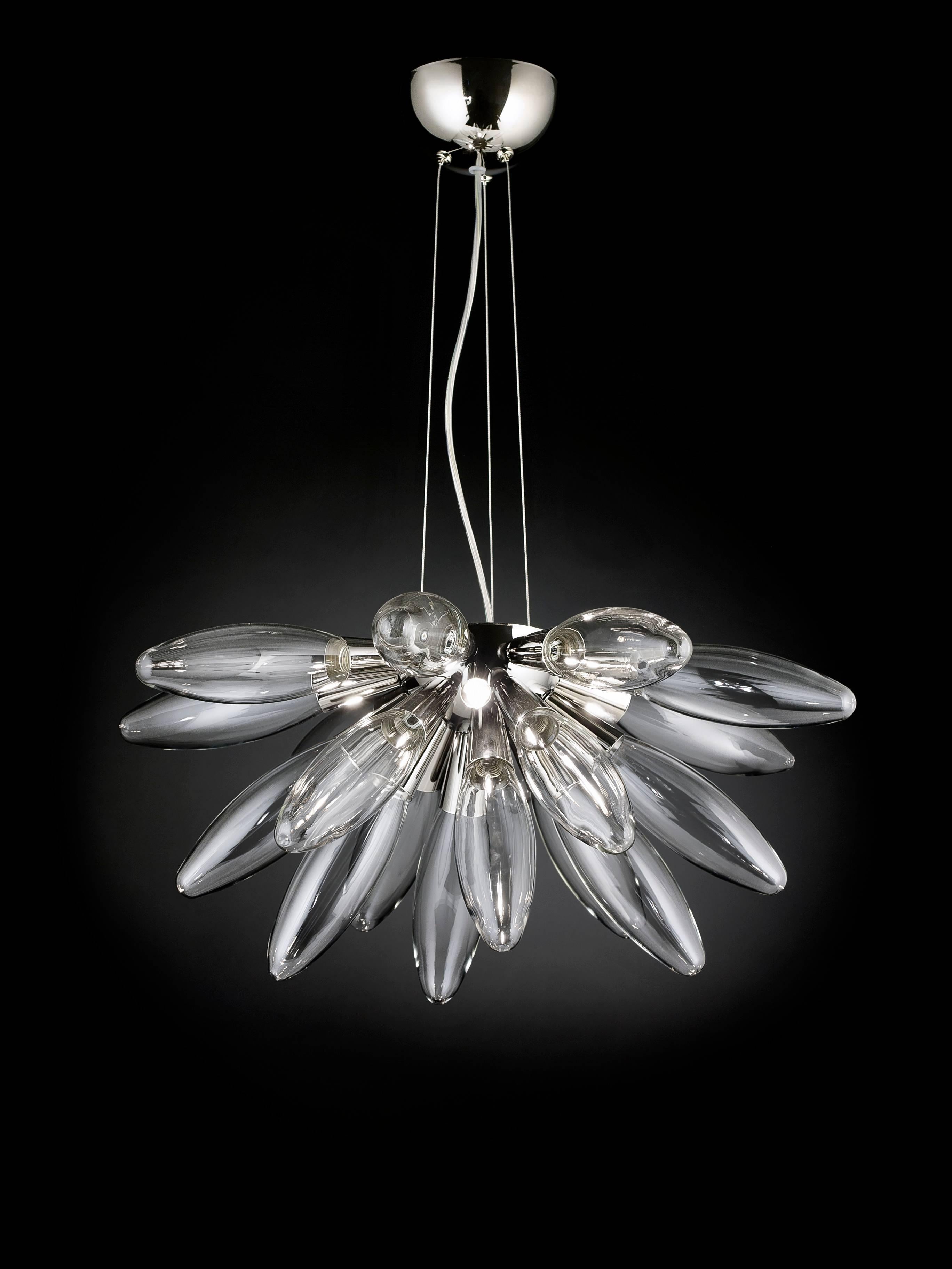 Italian torpedo half sputnik chandelier with 18 clear blown glasses, mounted on chrome finish metal frame / Designed by Fabio Bergomi for Fabio Ltd / Made in Italy
3 lights / G9 type / max 40W each
Height: 10 inches plus adjustable steel cables /