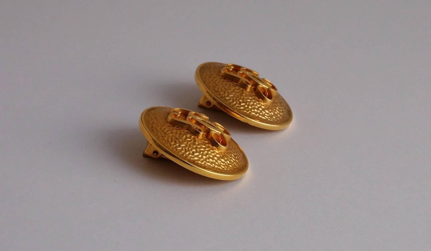 Guerlain Earrings Gold-Plated Gilt, circa 1980s, French In Excellent Condition For Sale In London, GB
