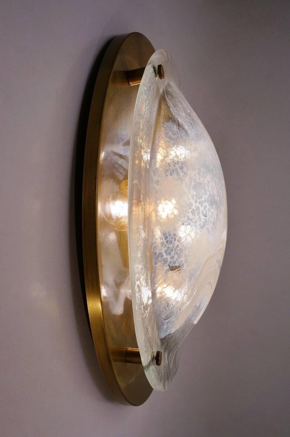 Murano art glass large flush light with a solid brass base by Hillebrand Lighting, circa 1970s, German. The base is finished with a brushed satin effect.

Thoroughly cleaned respecting the vintage patina. Newly rewired, earthed, in full working