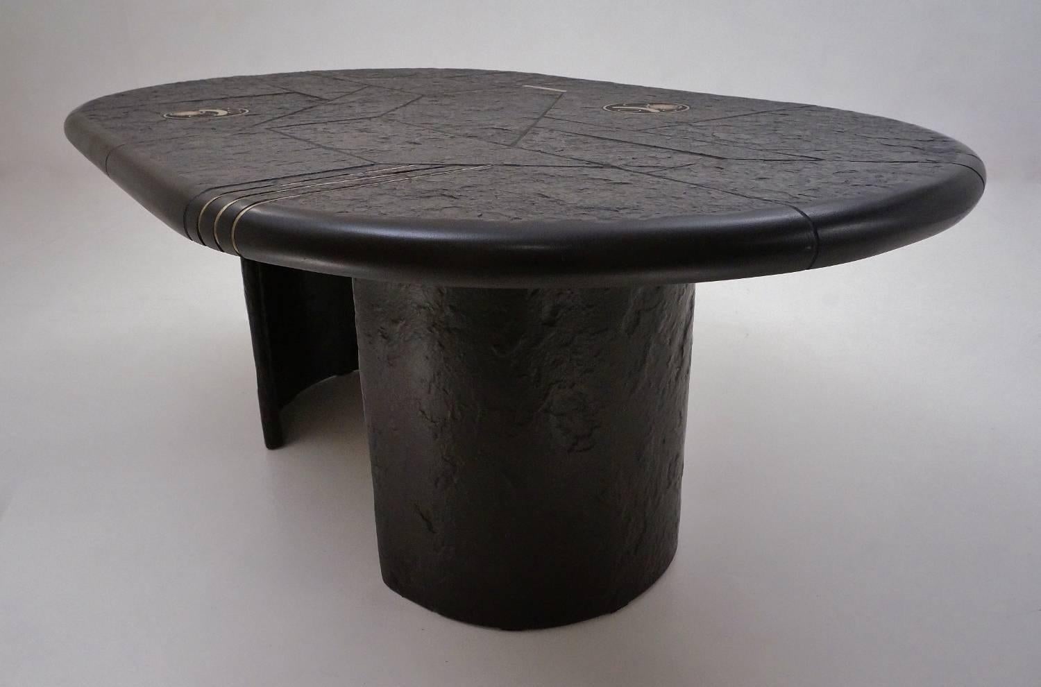 Paul Kingma coffee table, slate with brass inlay, signed by the designer, circa 1980s, Dutch.

This table has been gently cleaned while respecting the vintage patina.

Bold and strong this table signed by the sculptor Paul Kingma is an early and