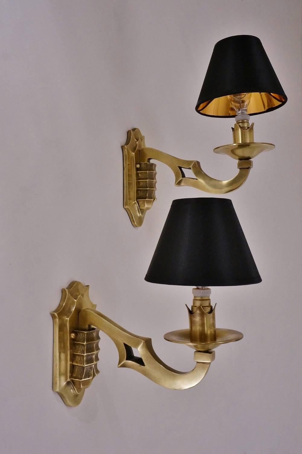Maison Baguès Wall Lights Bronze in the Chinoiserie Style, circa 1970s, French 3