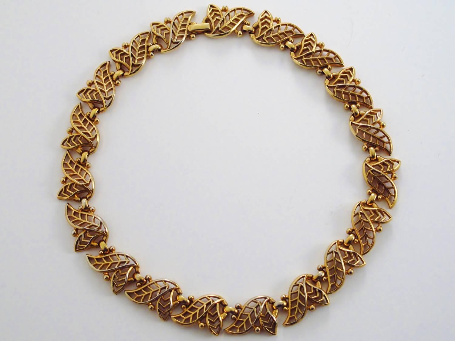American Trifari Vintage 'Golden Laurel' Gold Tone Necklace, Bracelet and Earrings For Sale