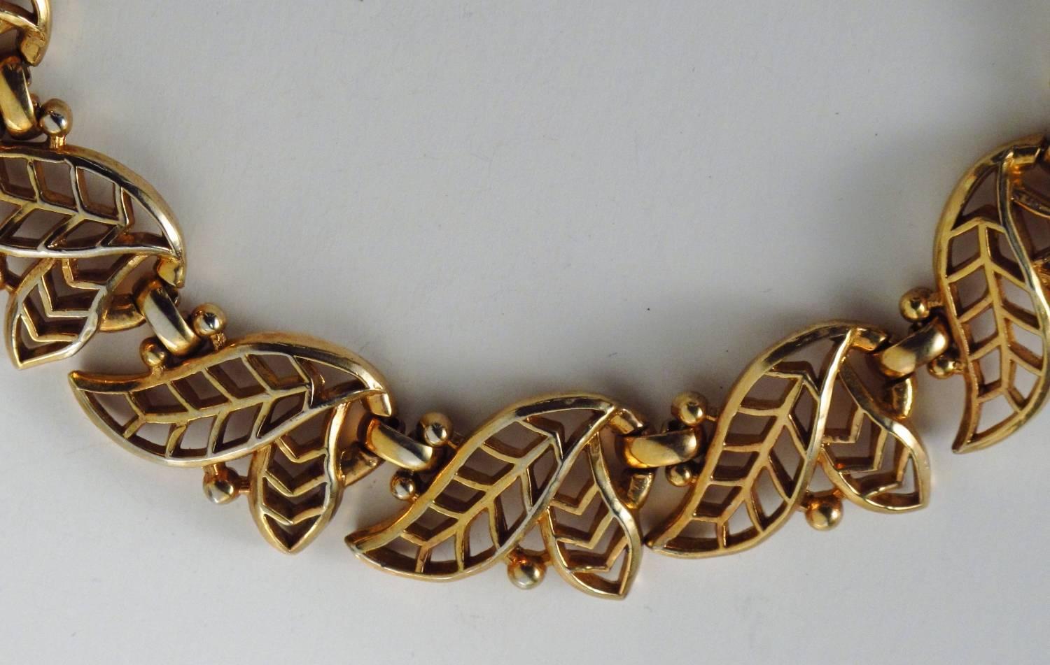 Gold Plate Trifari Vintage 'Golden Laurel' Gold Tone Necklace, Bracelet and Earrings For Sale