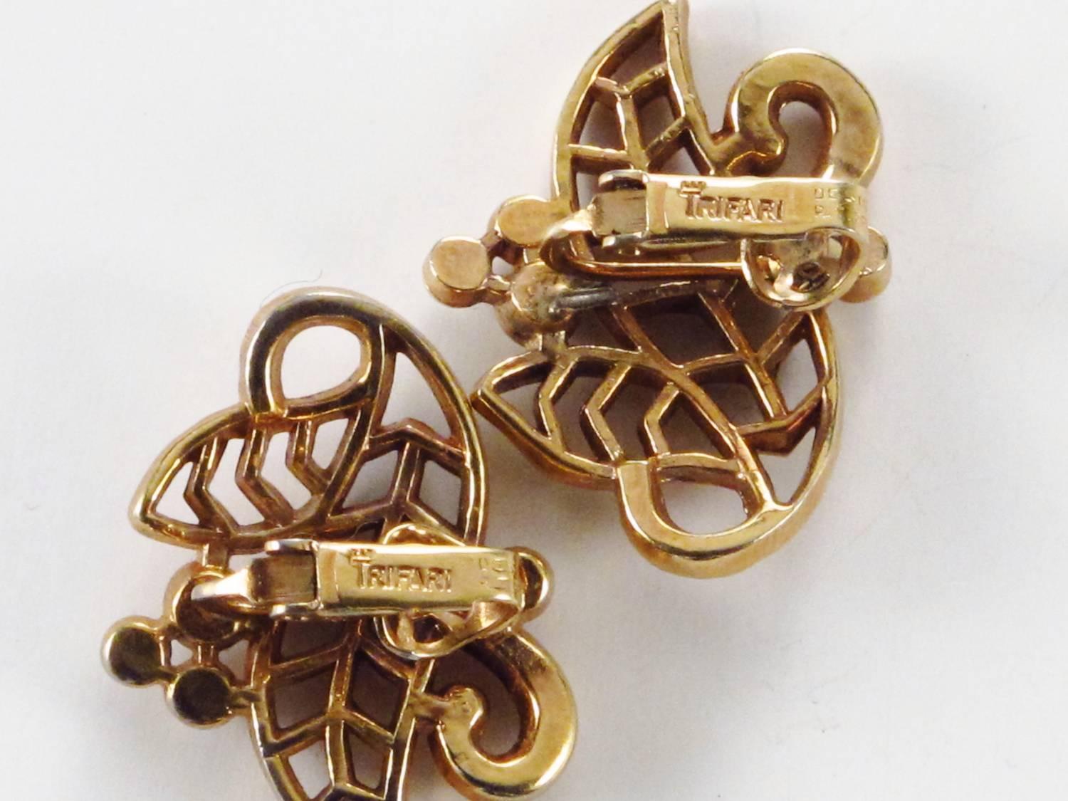Trifari Vintage 'Golden Laurel' Gold Tone Necklace, Bracelet and Earrings For Sale 2