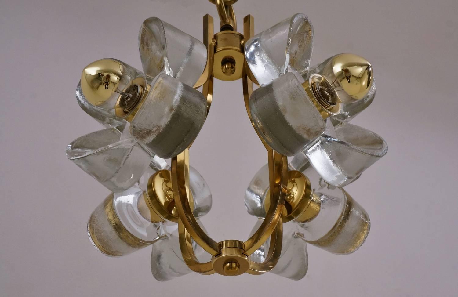 Kalmar flower chandelier glass & brass, 1965, Sische Lighting In Good Condition In London, GB