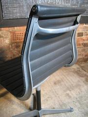 Original Charles & Ray Eames / Miller Swivel Chair on Wheels Model EA 105, 1958