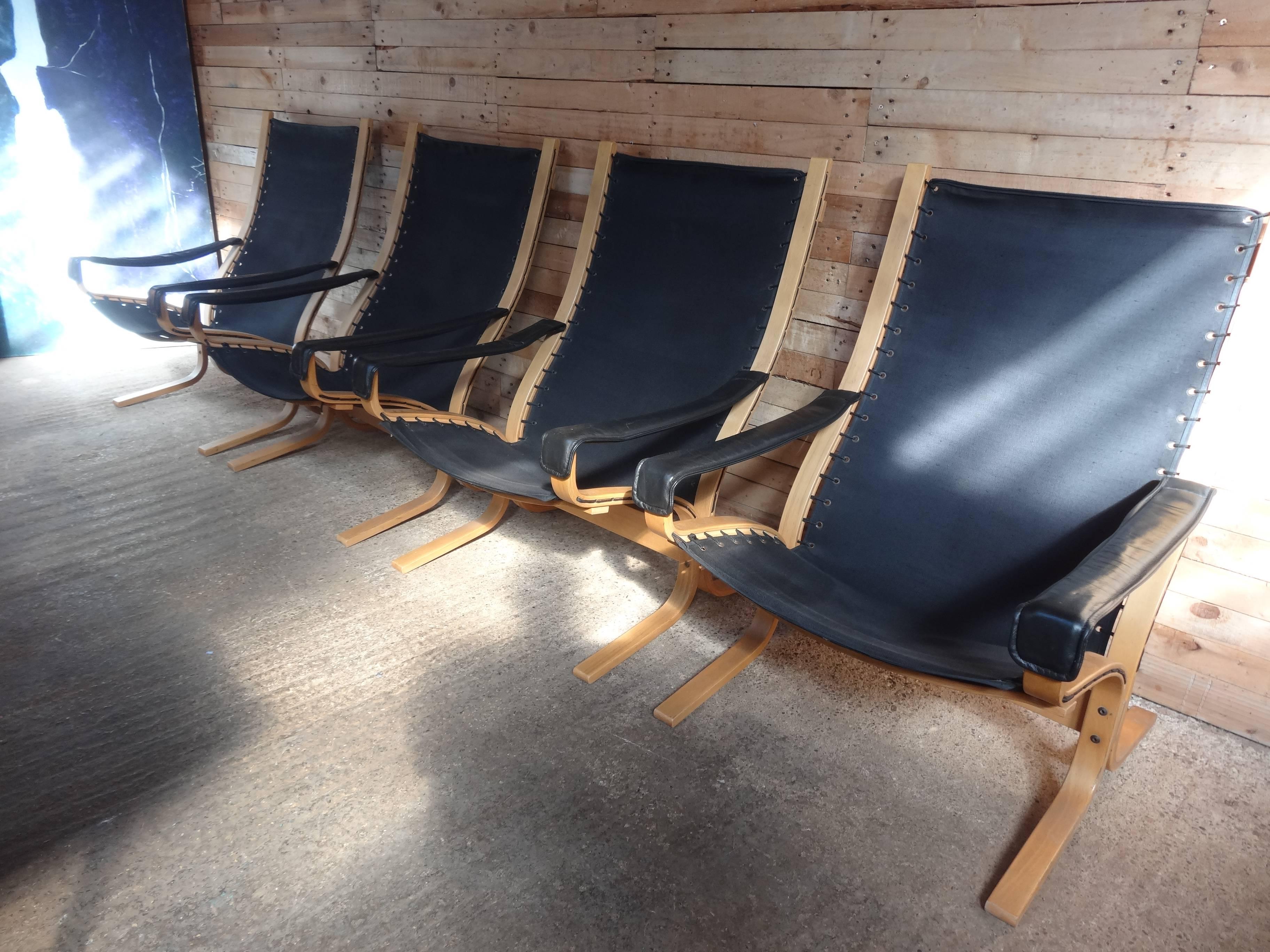 Bois cintré Ingmar Relling, chaises Siesta vintage originales scandinaves recherchées en vente