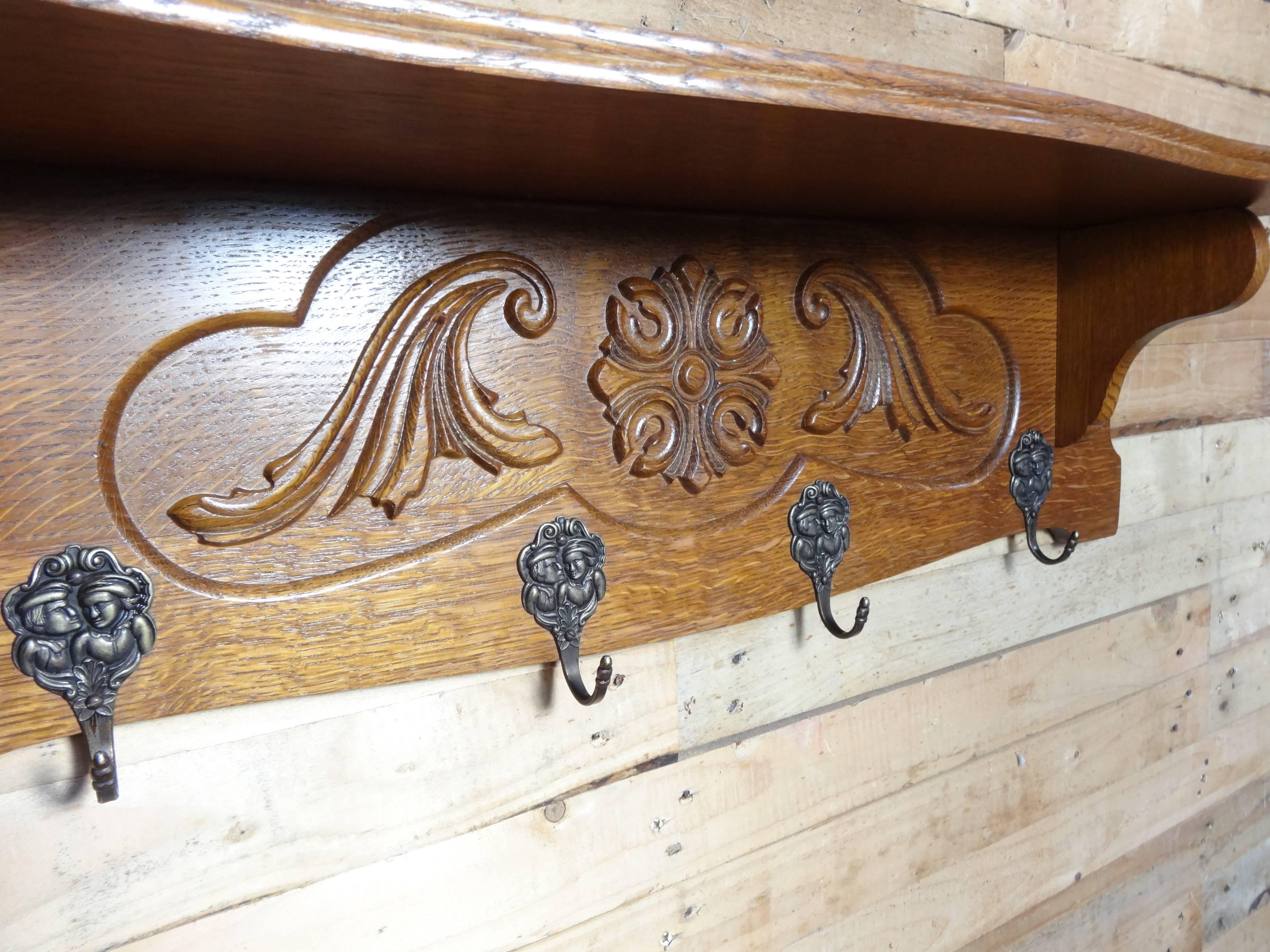 Dutch solid oak  Art & Craft Coatrack ca 1930 with some lovely wood carving In Good Condition In Markington, GB