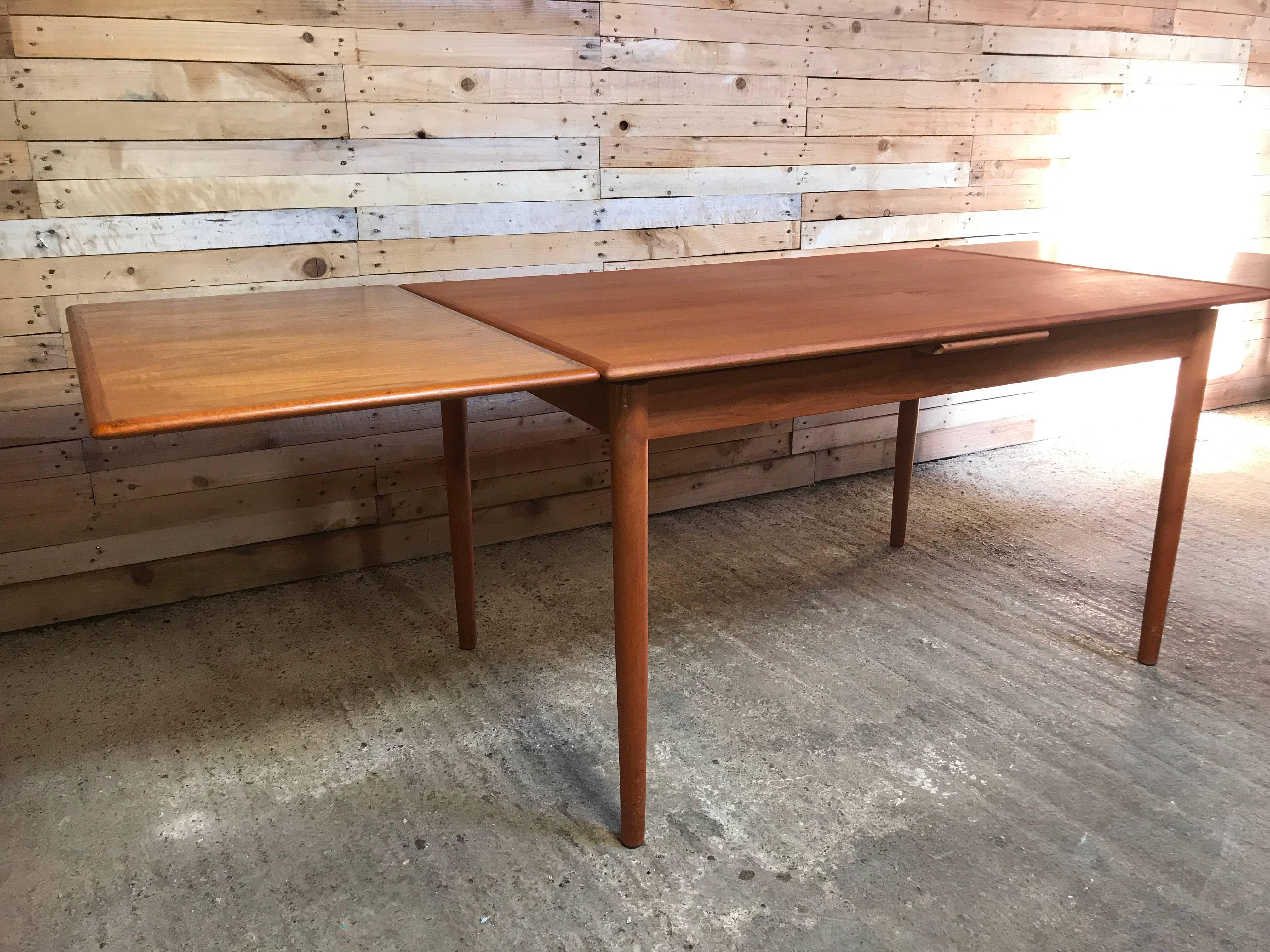 retro extendable dining table