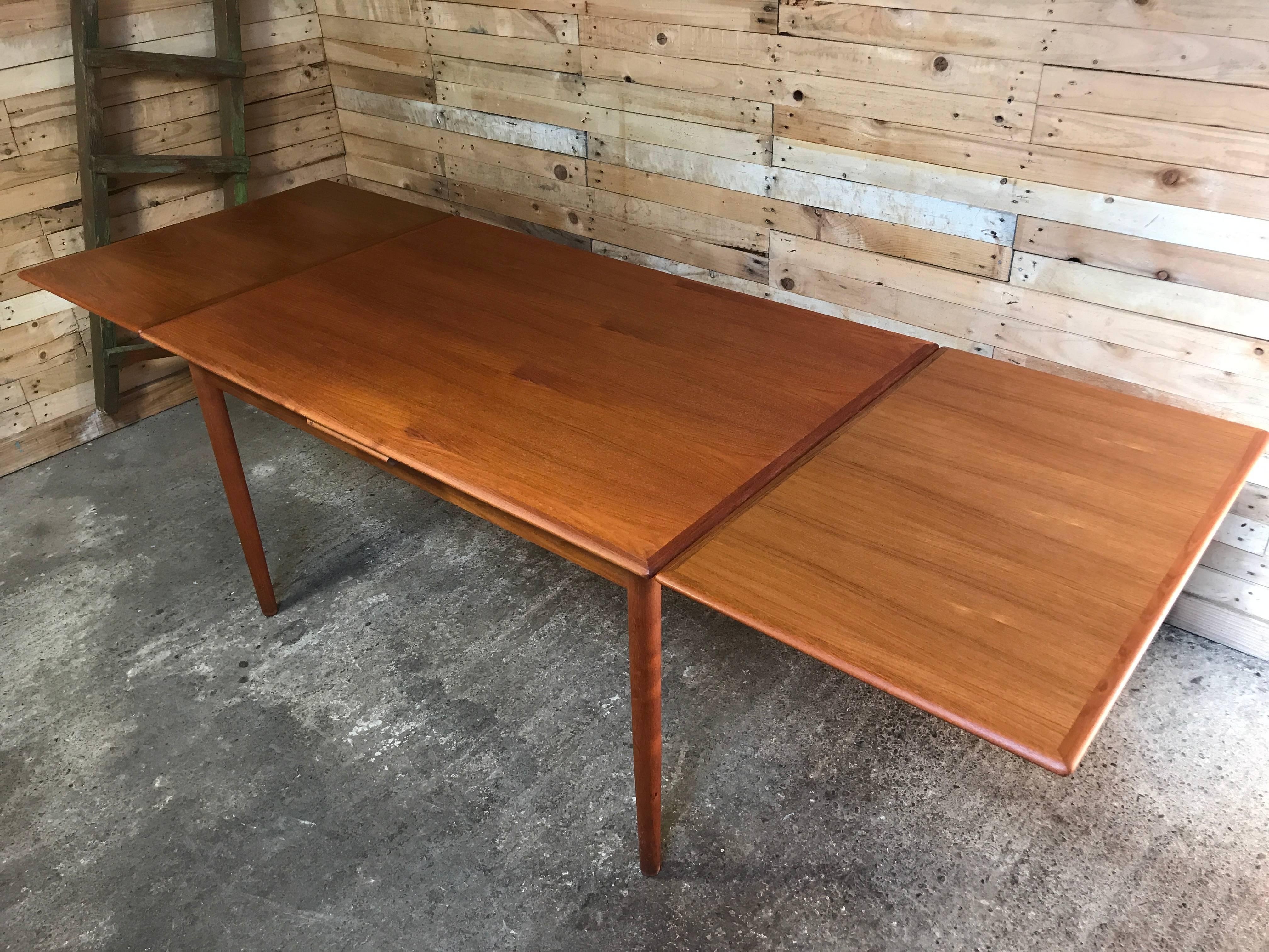 Mid-Century Modern Jun Omann for Møbelfabrik A/S Teak 1960s Retro Rect Extendable Dining Table For Sale