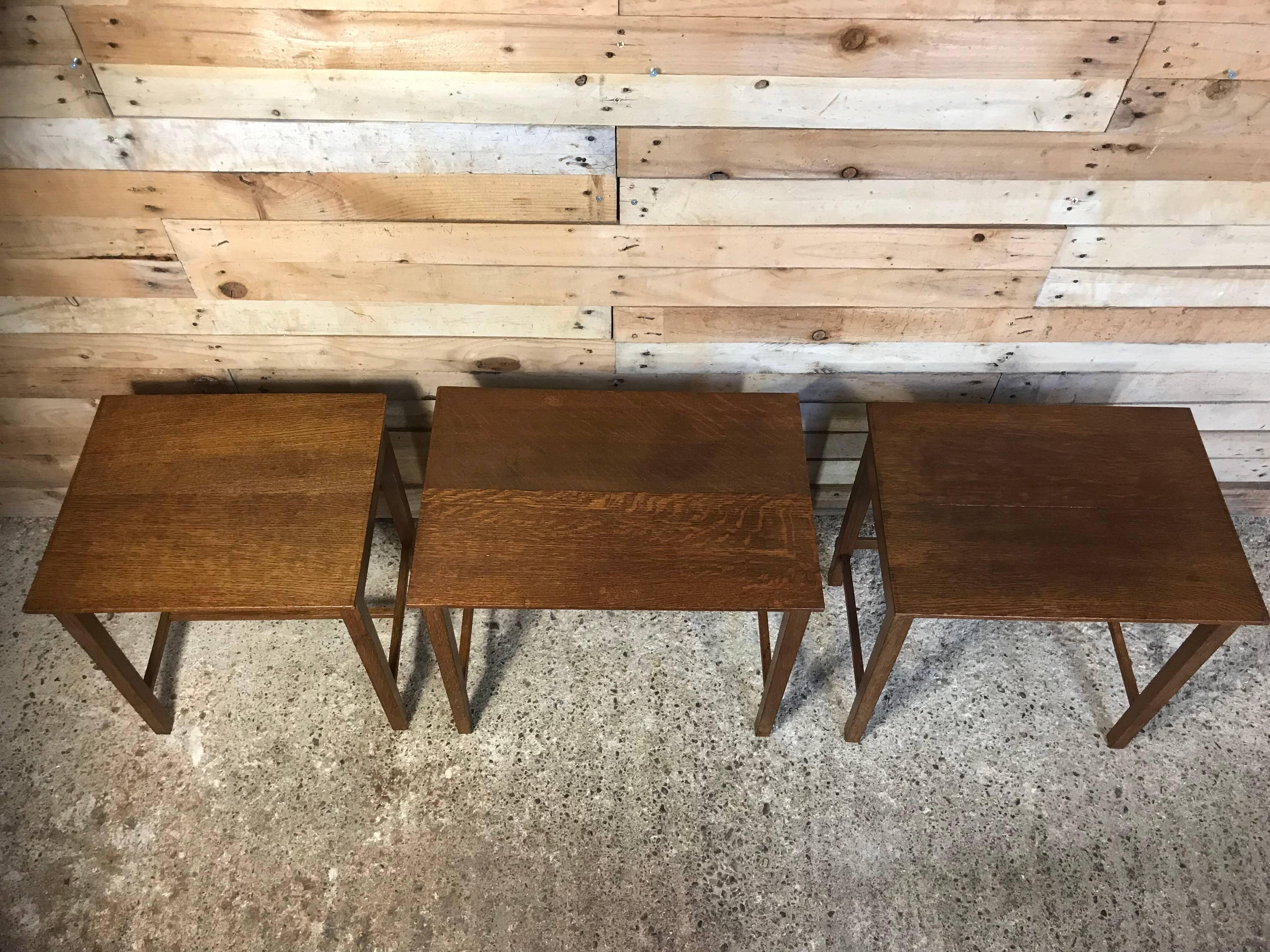 1930 Arts & Craft Solid Vintage Oak Nest of Tables In Excellent Condition In Markington, GB