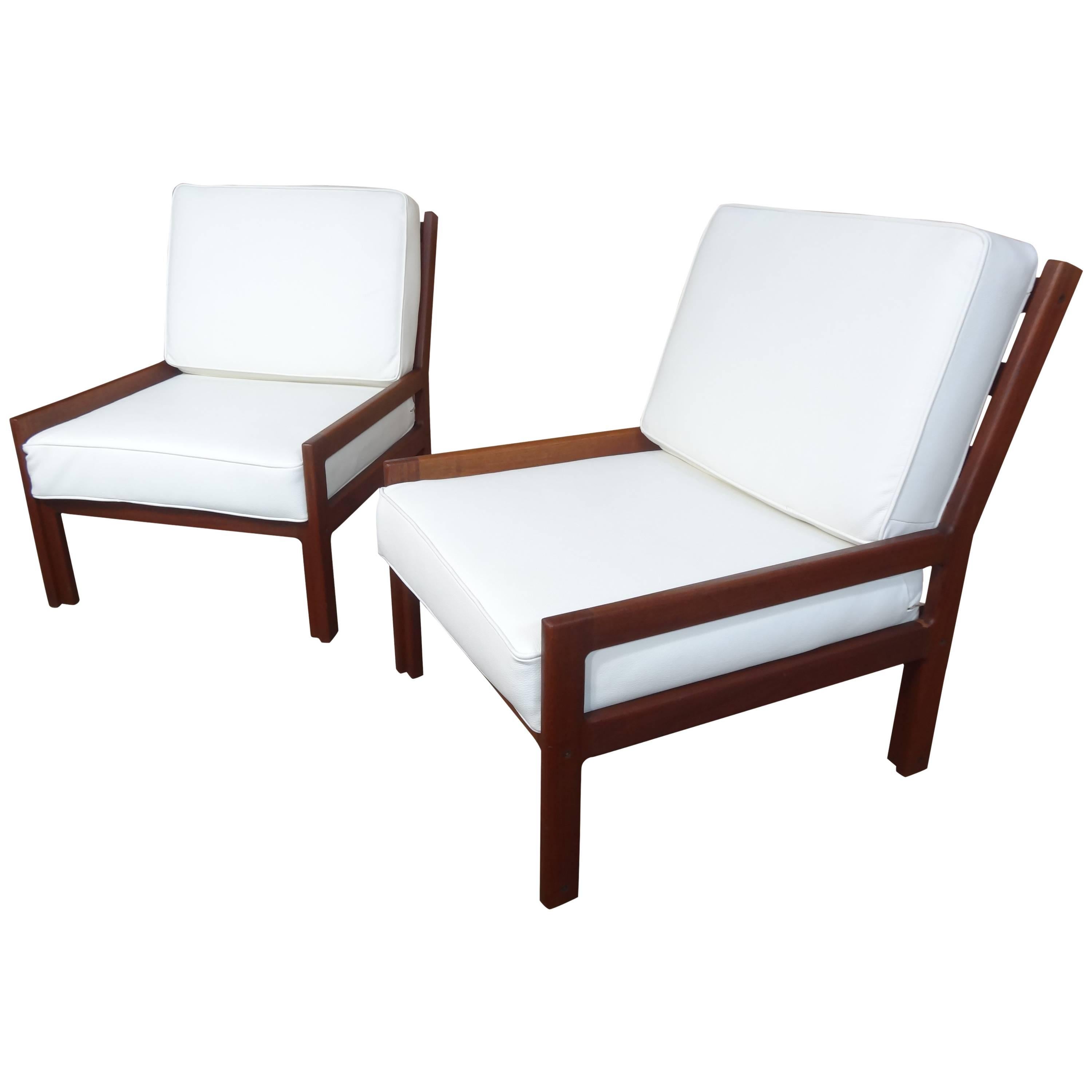 1960 Set of Retro White Leather Minimalistic Teak Lounge Chairs